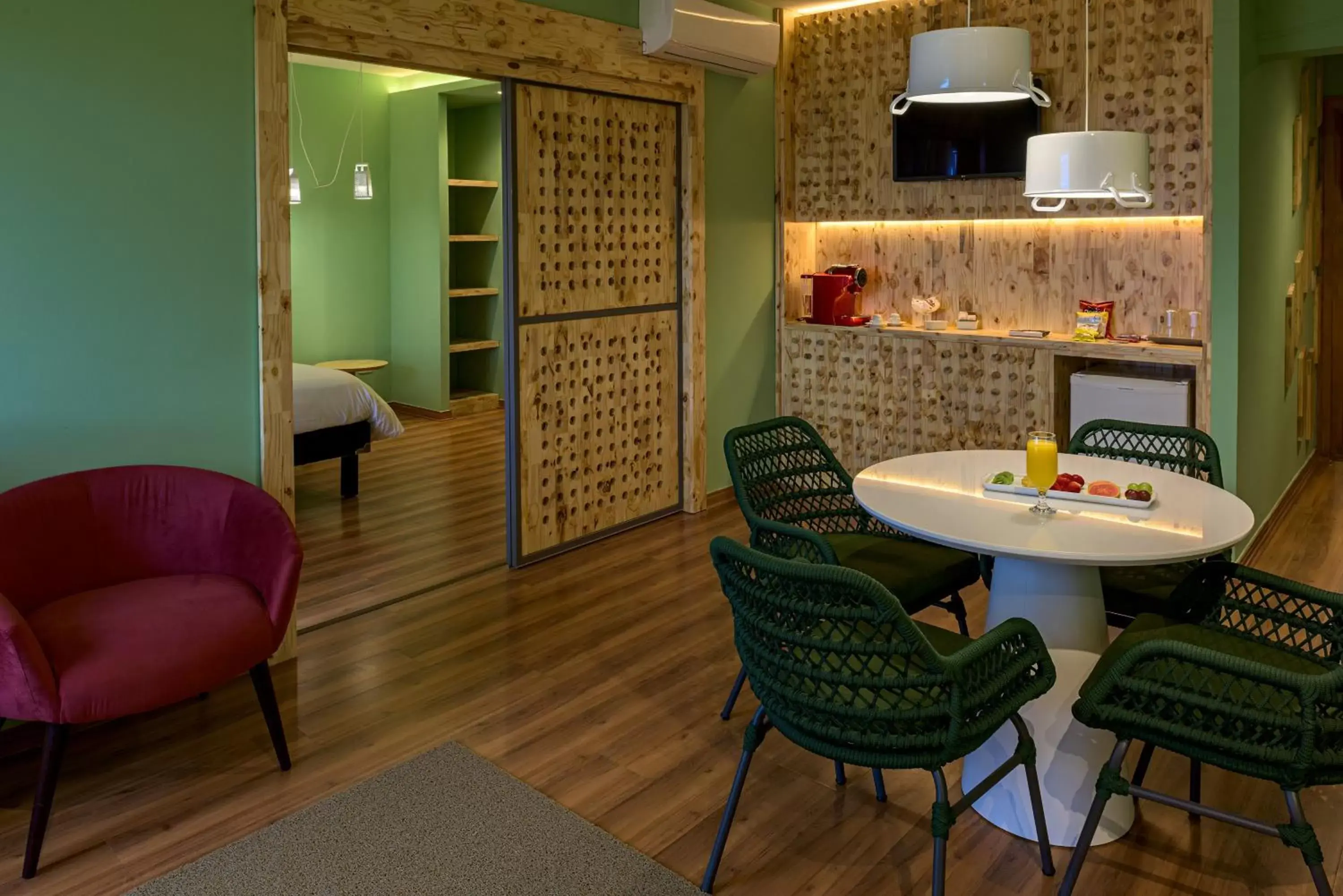 Bedroom, Seating Area in Nacional Inn Curitiba Santa Felicidade