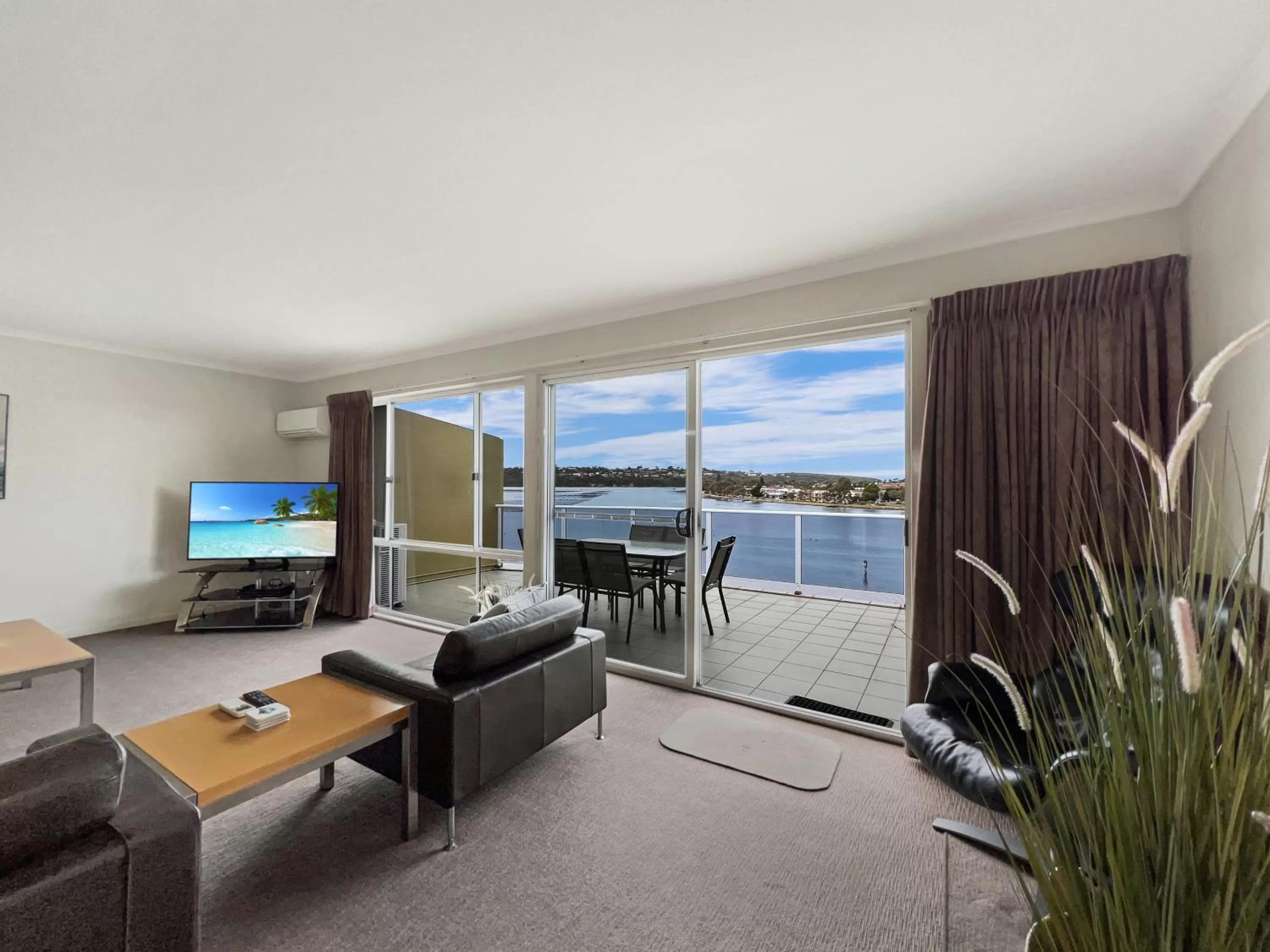 Living room in Albacore Apartments