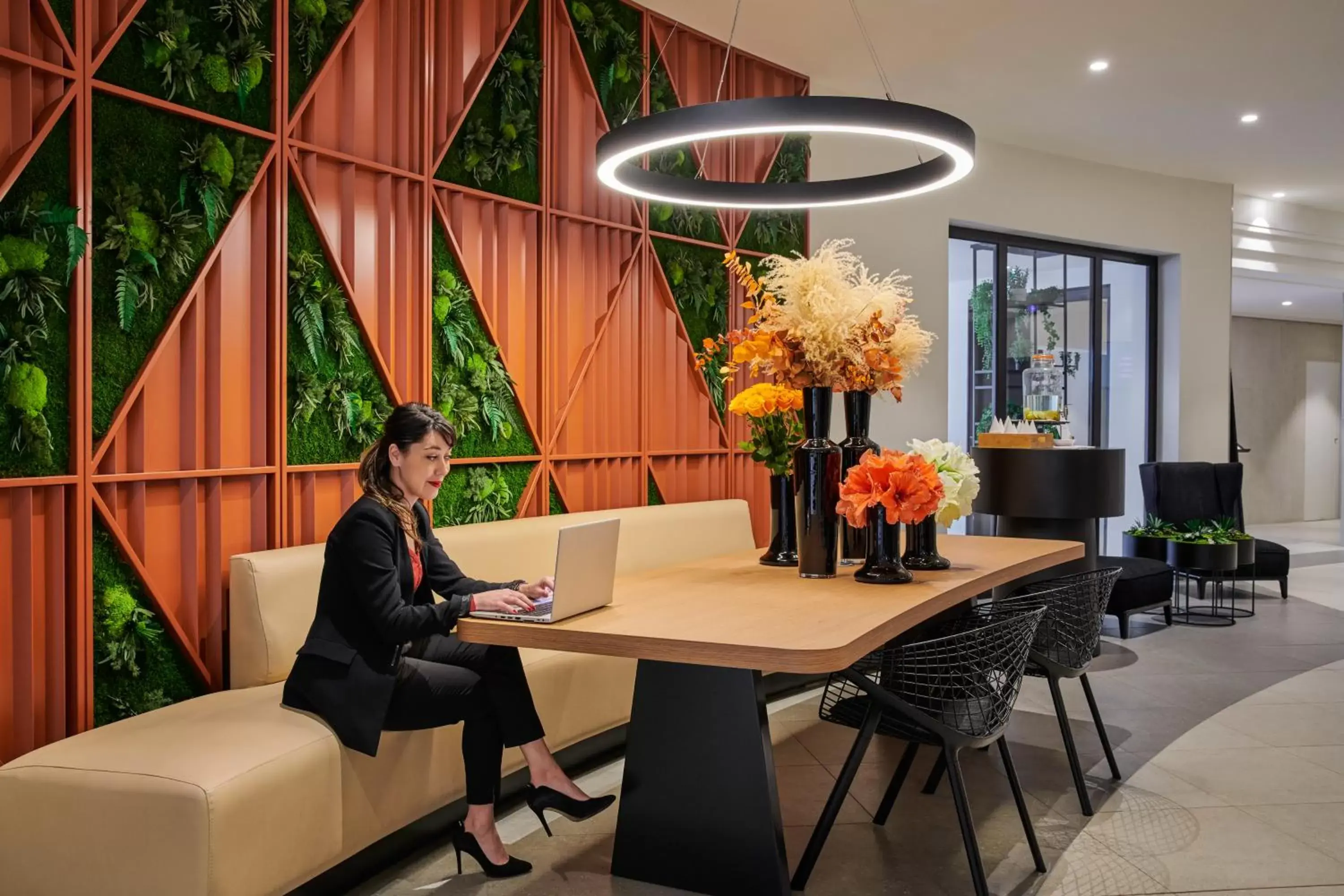 Lobby or reception in Mercure Paris La Défense