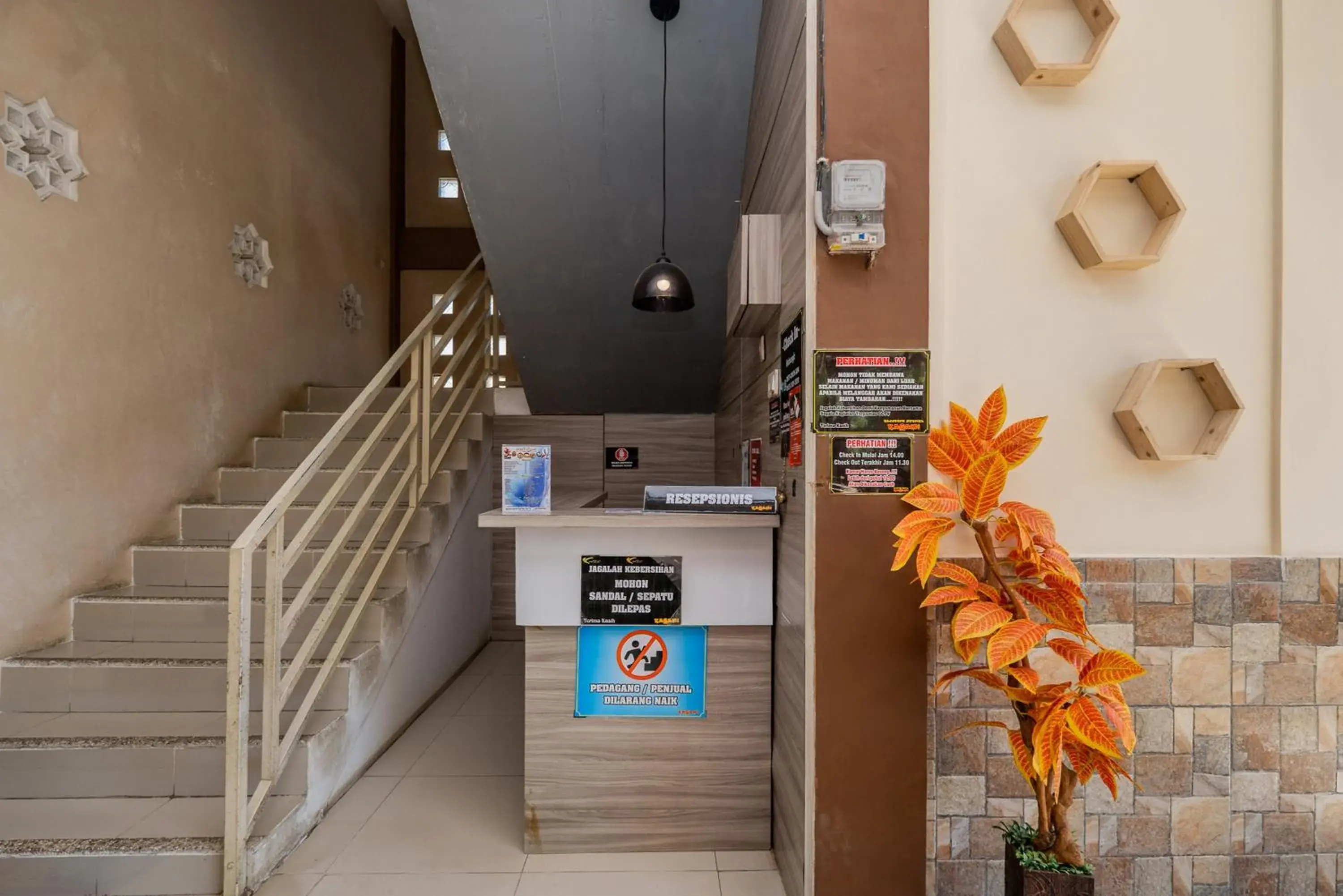 Property building in RedDoorz Syariah near Batu Night Spectacular Property building in RedDoorz Syariah near Batu Night Spectacular