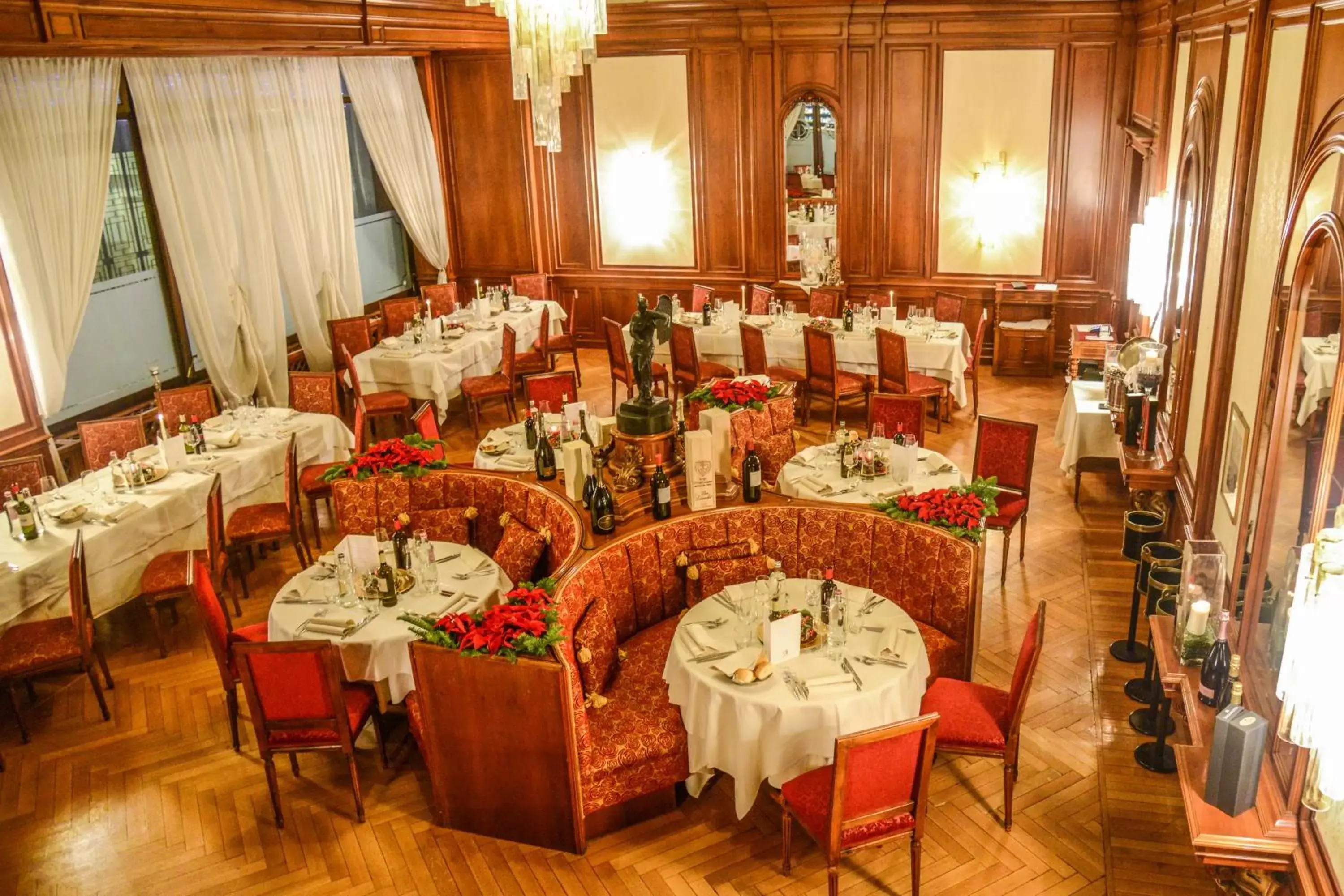 Restaurant/Places to Eat in Hotel Vittoria