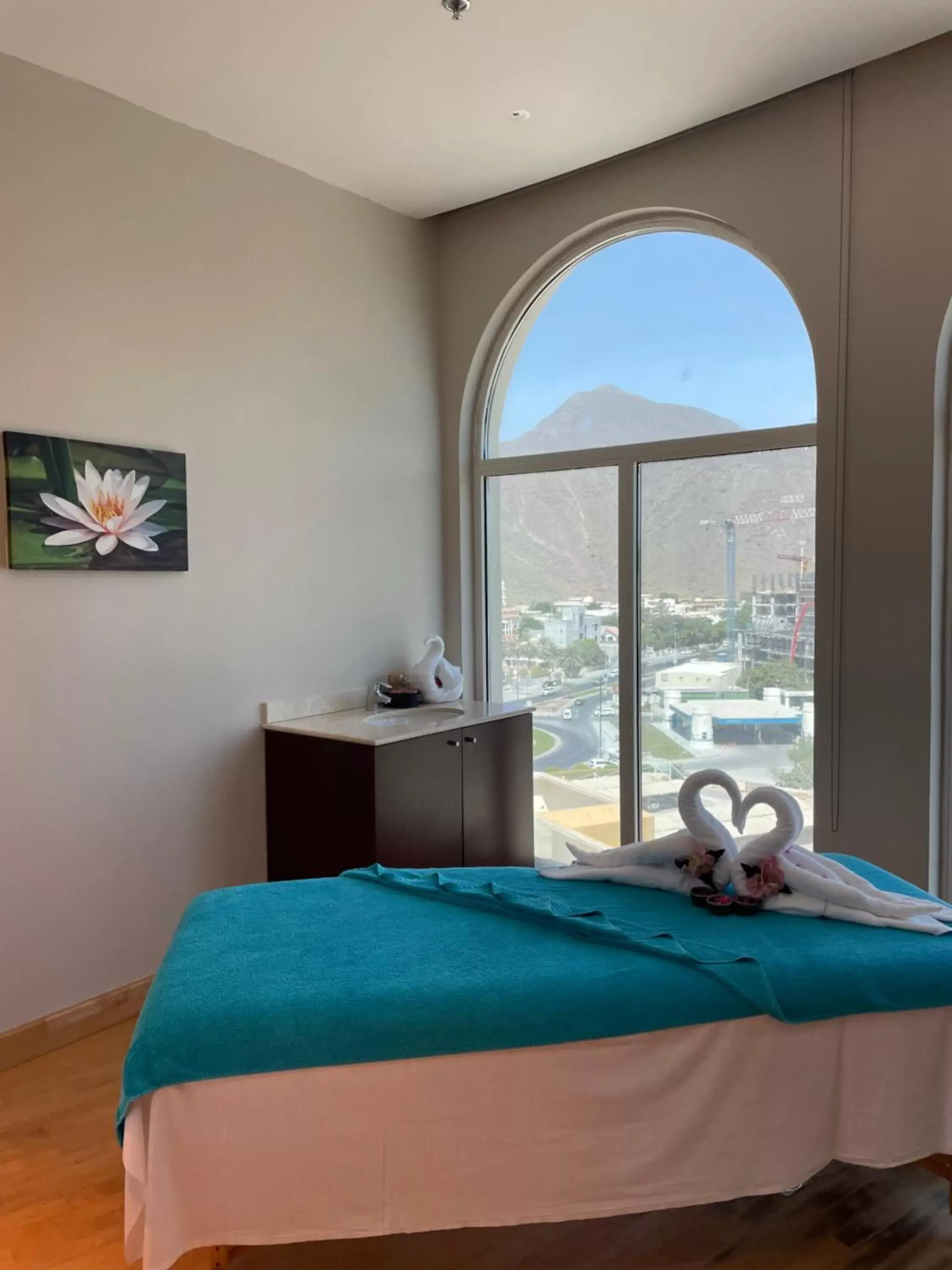 Spa and wellness centre/facilities, Bed in Oceanic Khorfakkan Resort & Spa