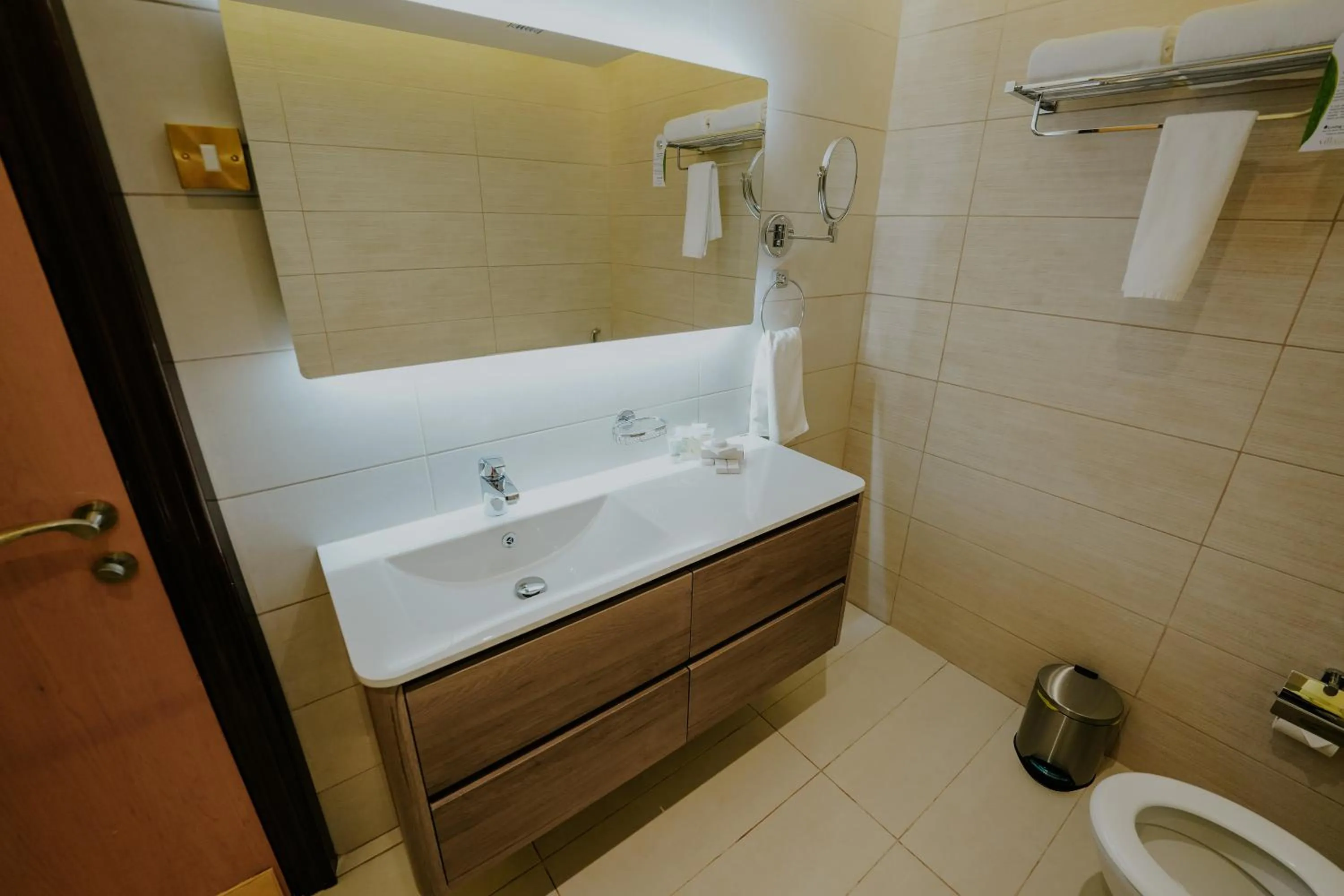 Shower in Villaggio Hotel Abu Dhabi