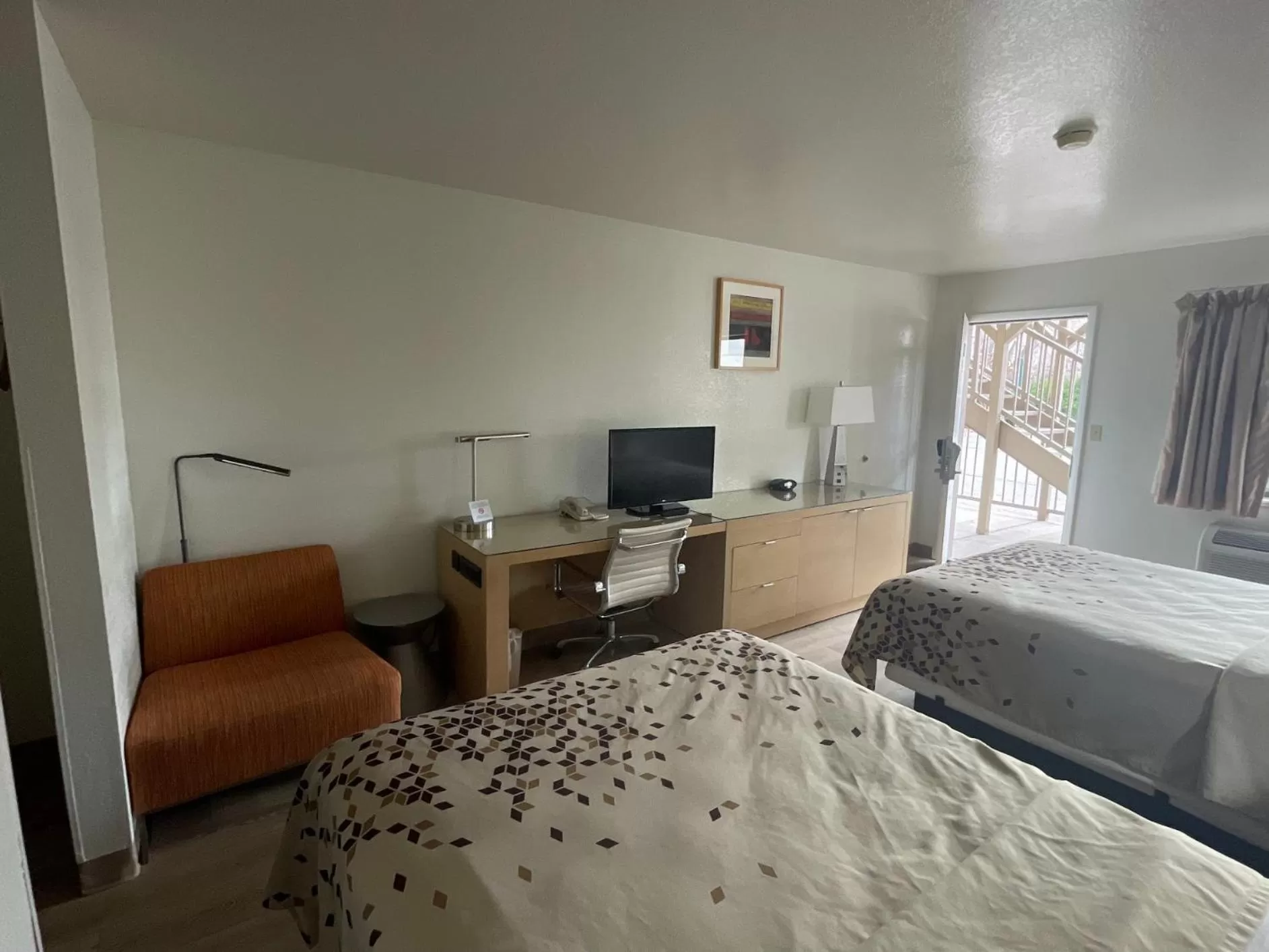 Bed in The Virginian Inn Moab Downtown