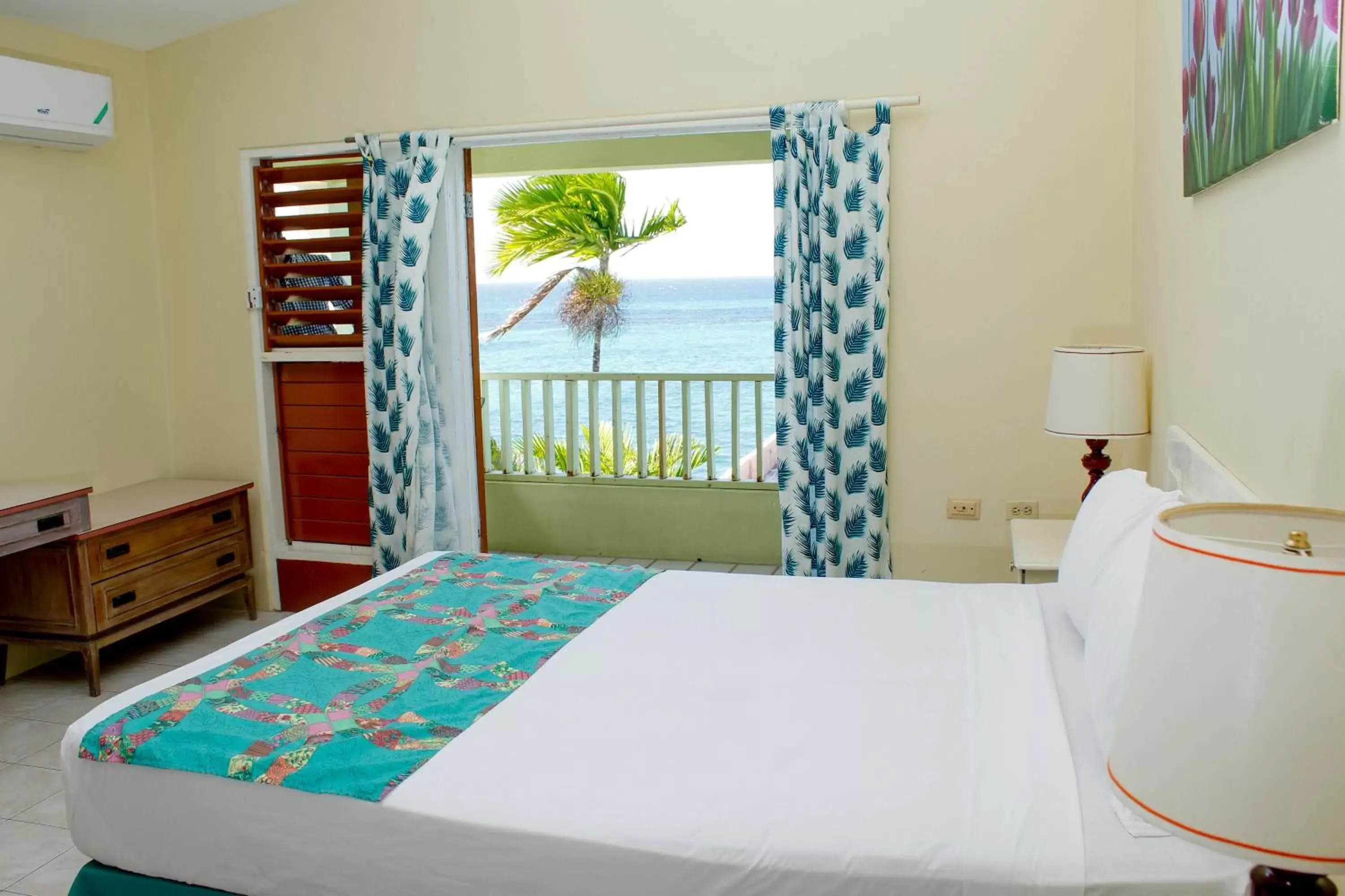 Bed in Ocean Palms