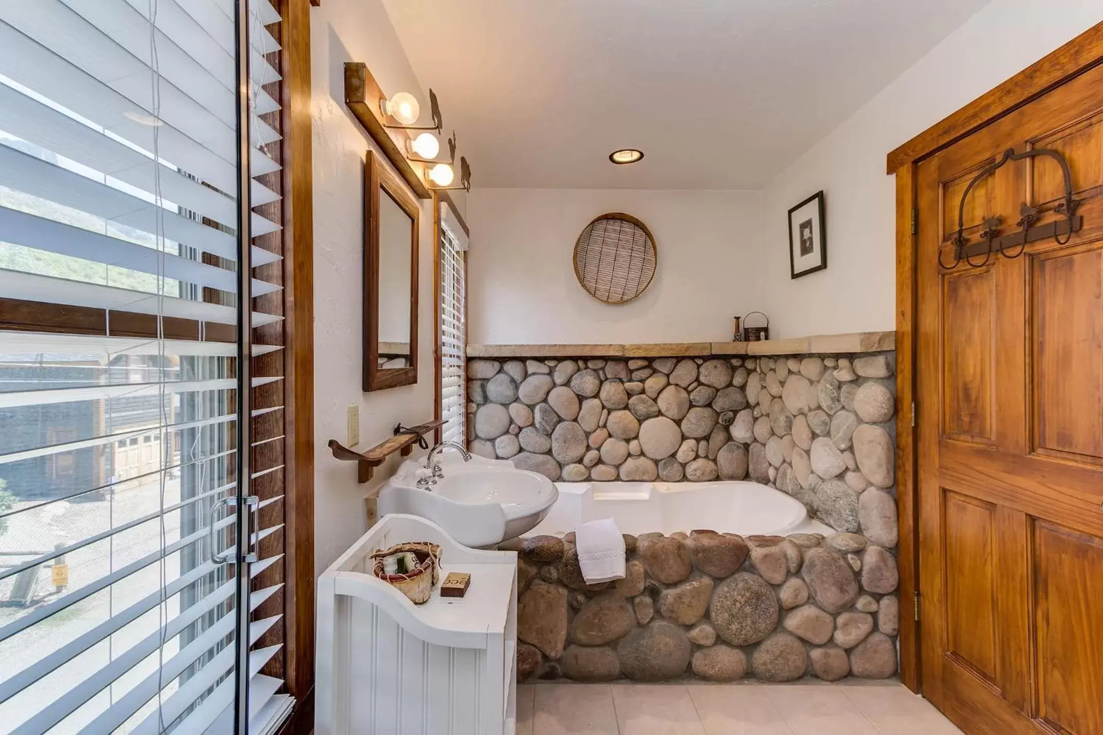 Bathroom in Minturn Inn