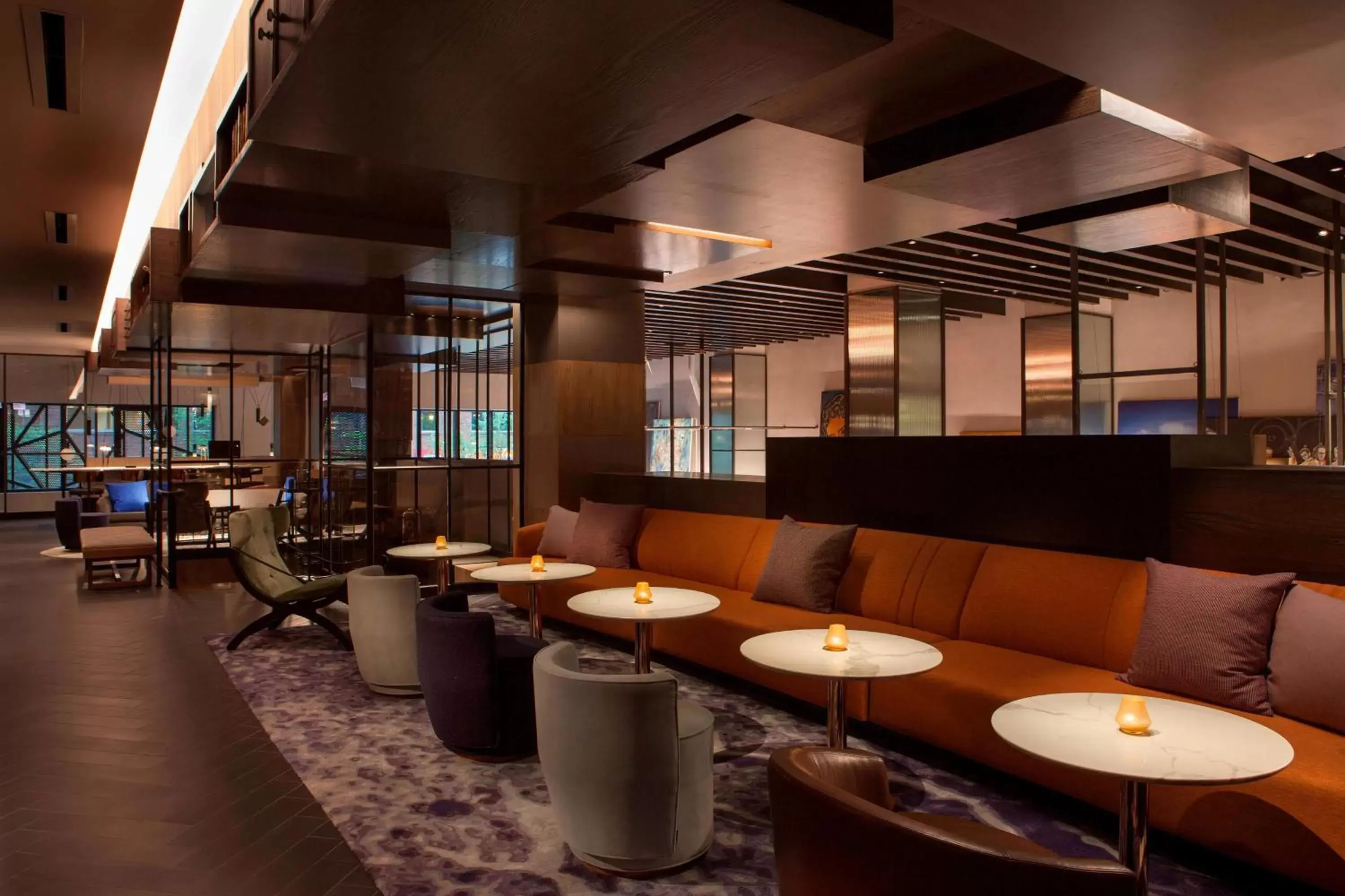 Lounge or bar, Restaurant/Places to Eat in Hotel EMC2, Autograph Collection