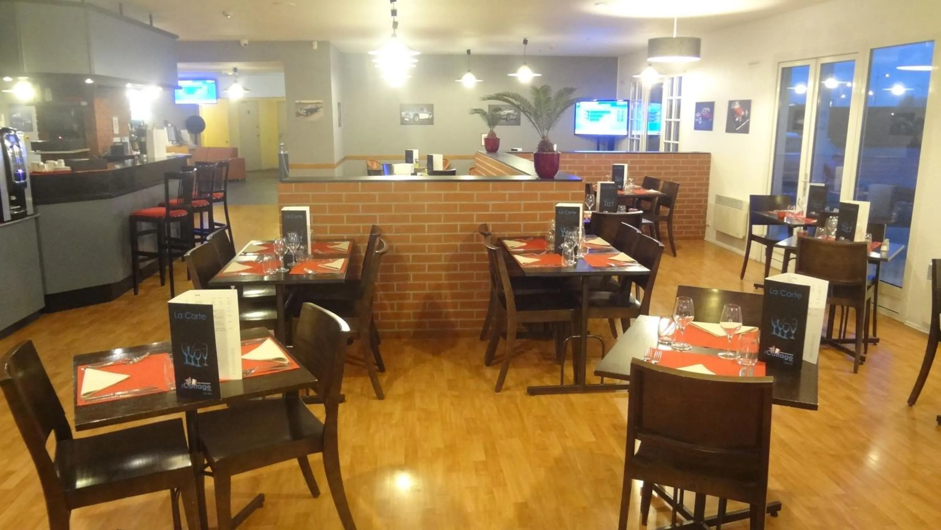 Restaurant/places to eat in Logis Cottage Hôtel