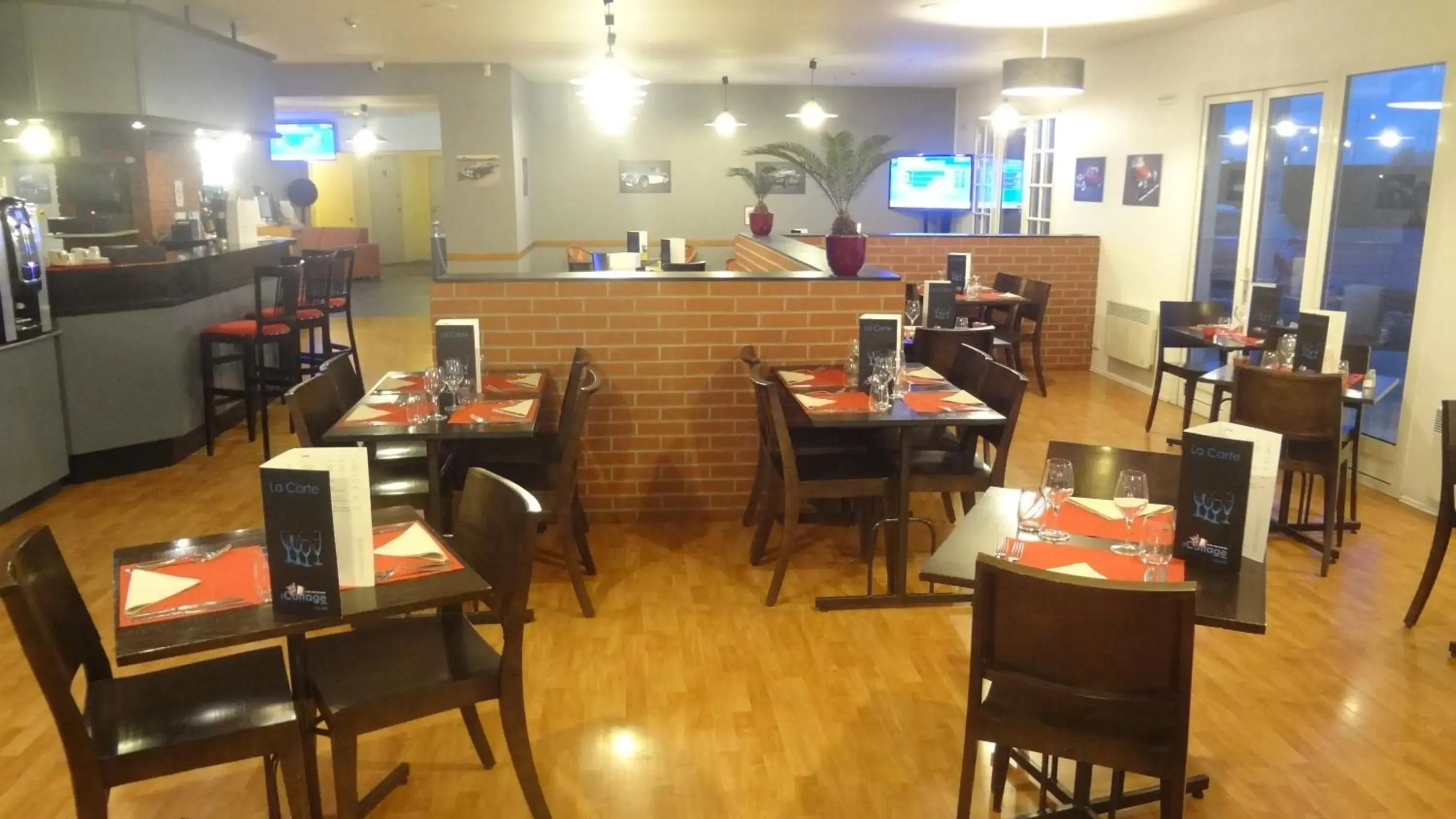 Restaurant/places to eat in Logis Cottage Hôtel Restaurant/places to eat in Logis Cottage Hôtel