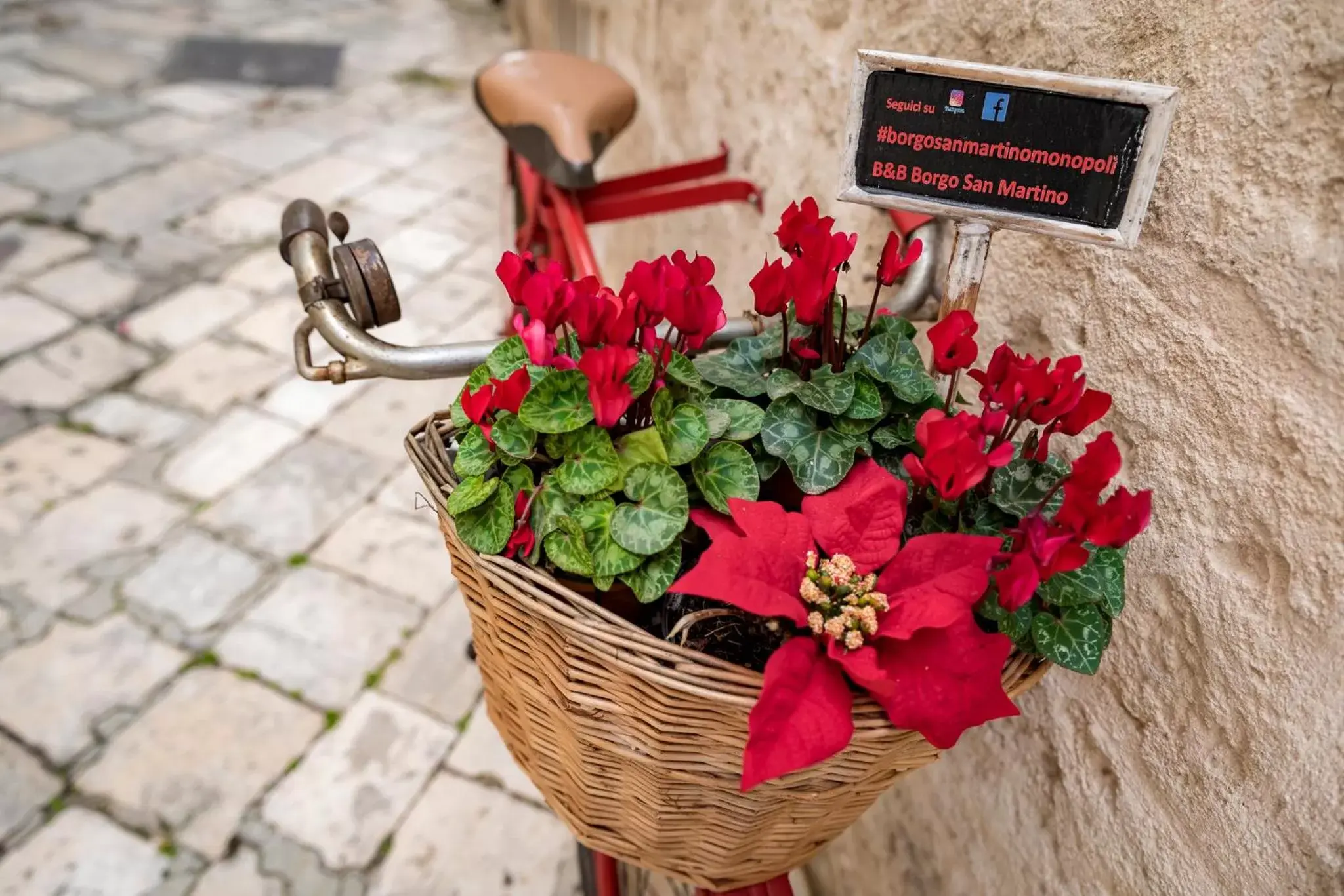 Decorative detail in B&B Borgo San Martino