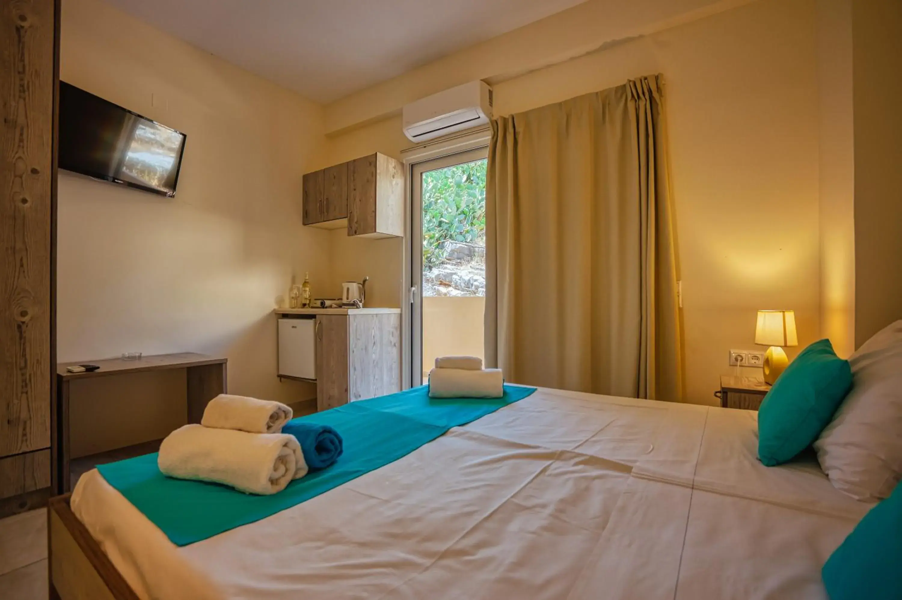 TV and multimedia, Bed in Elounda Water Park Residence Hotel