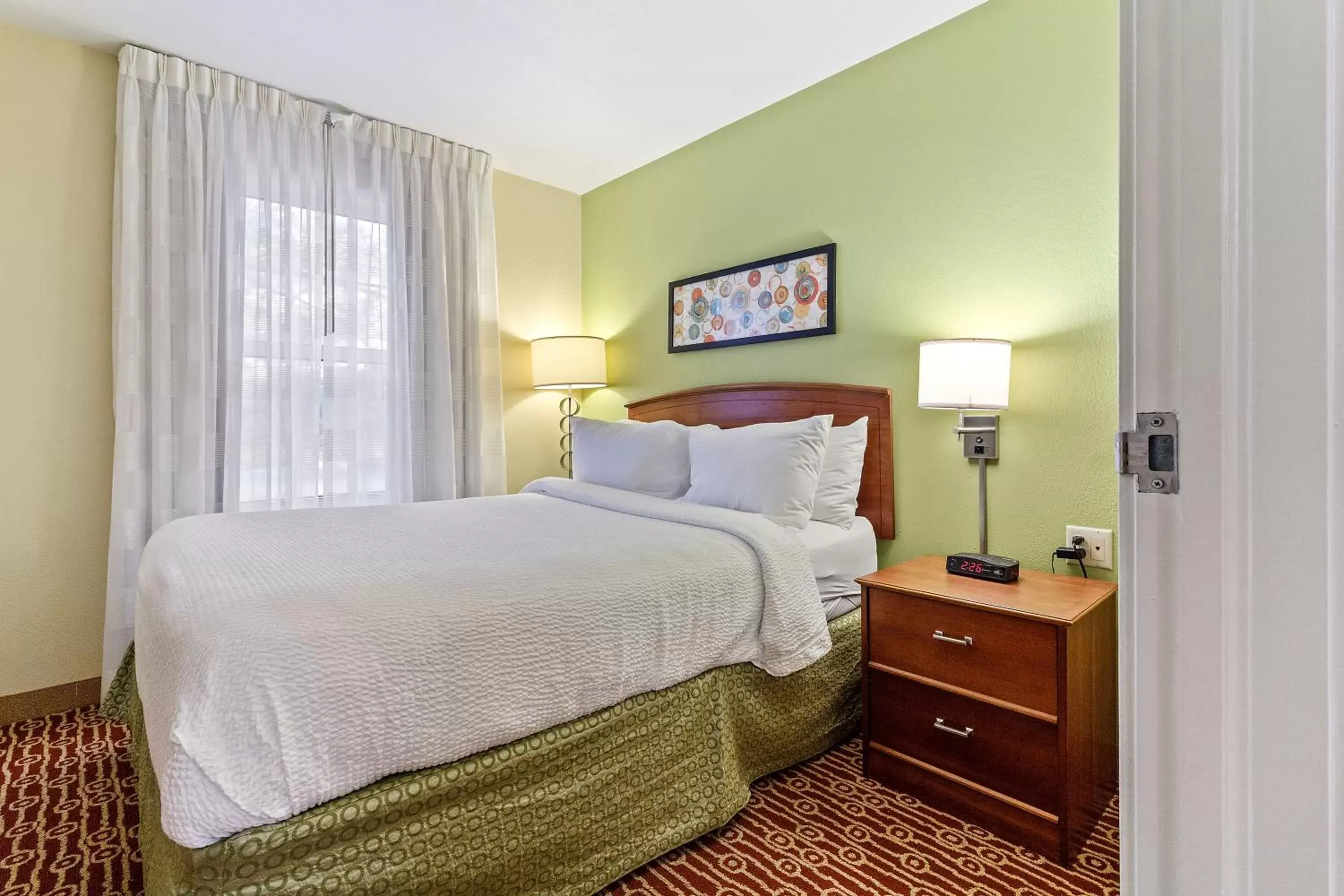 Bed in Extended Stay America Suites - Newport News - Yorktown