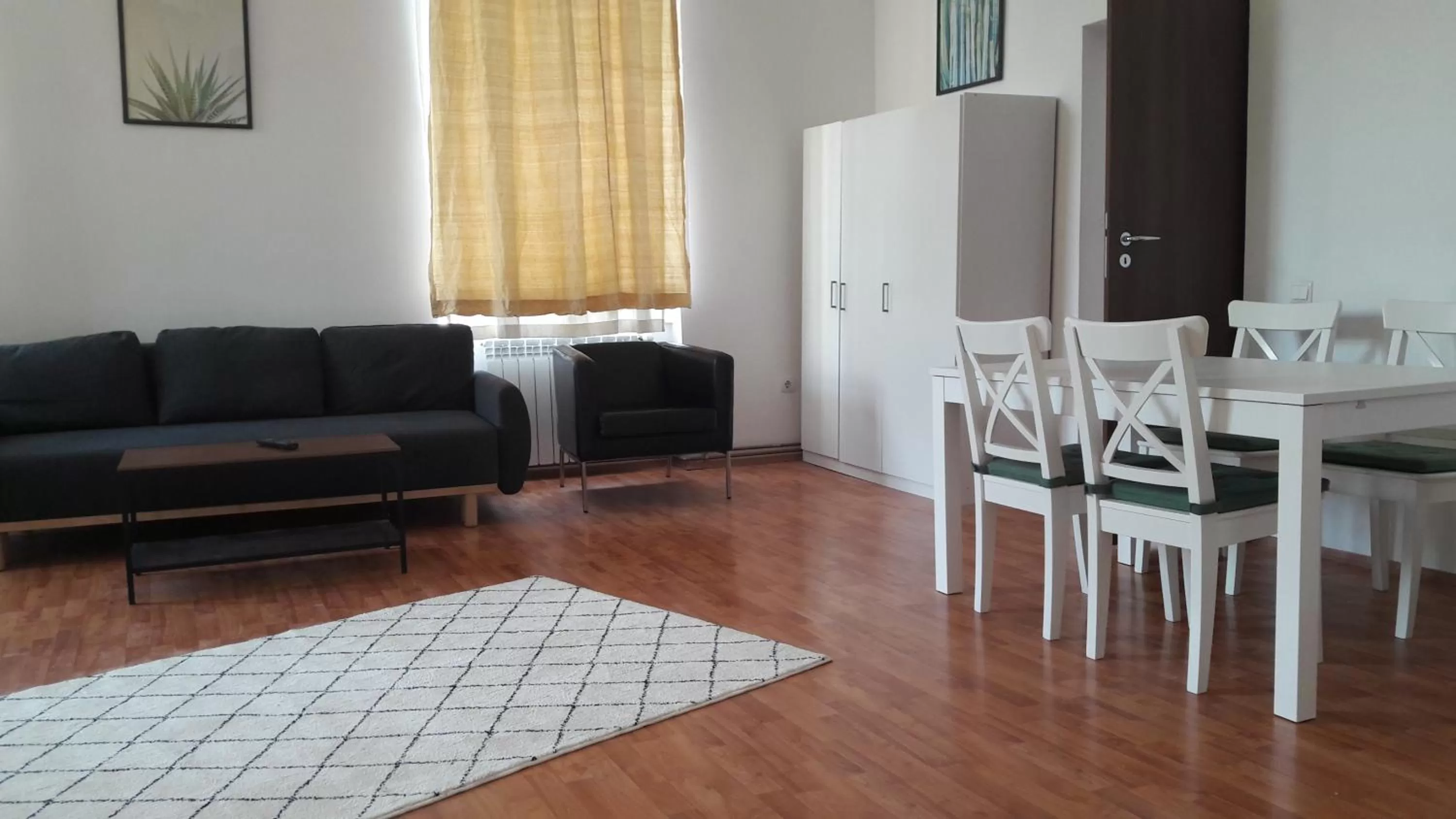 Seating Area in The Floor Piata Unirii