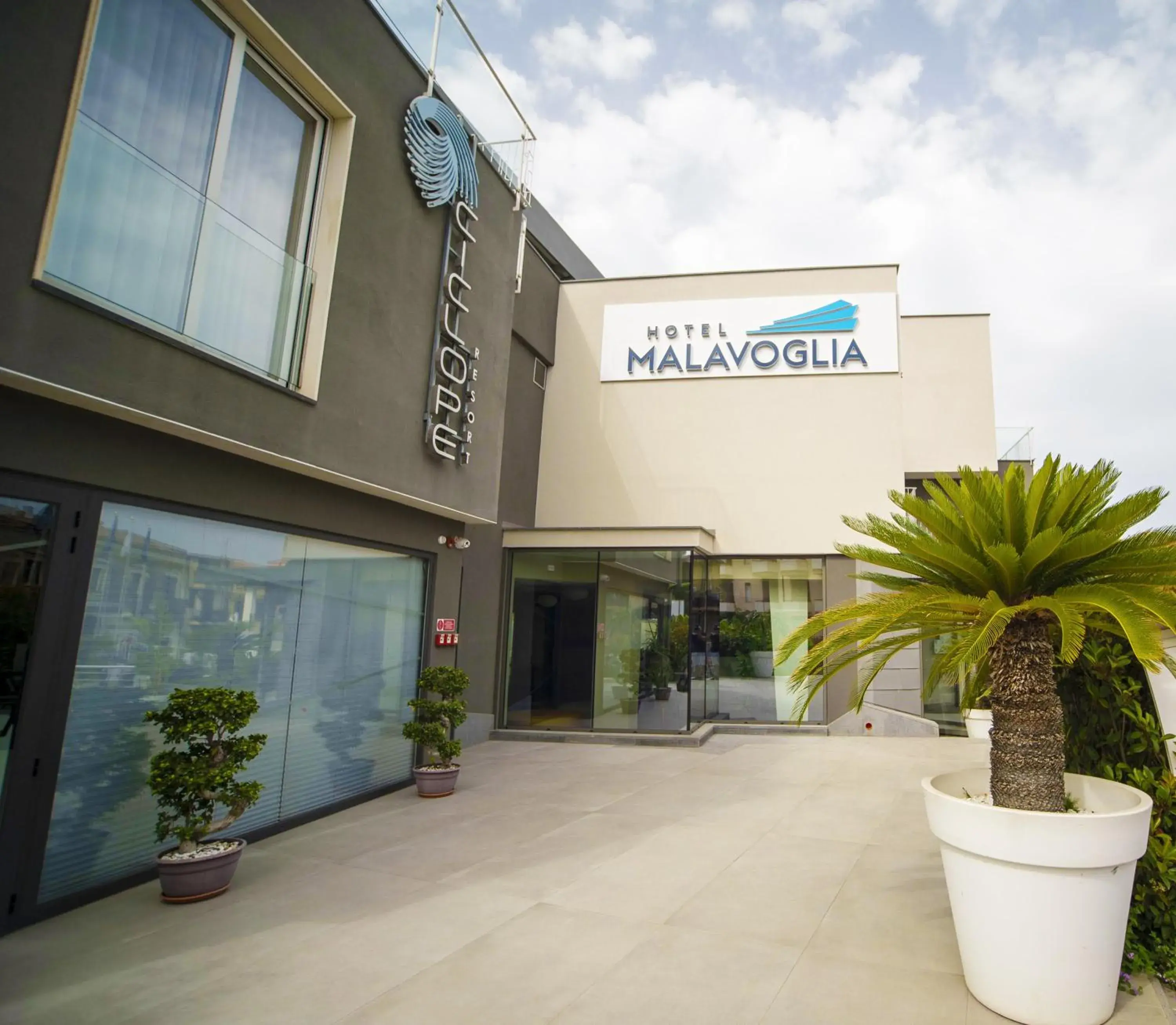 Facade/entrance in Hotel Malavoglia Facade/entrance in Hotel Malavoglia