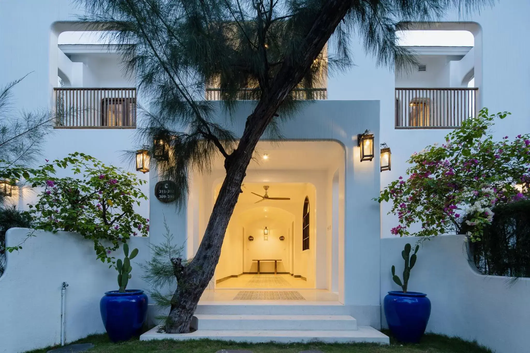 Facade/entrance in Stelia Beach Resort