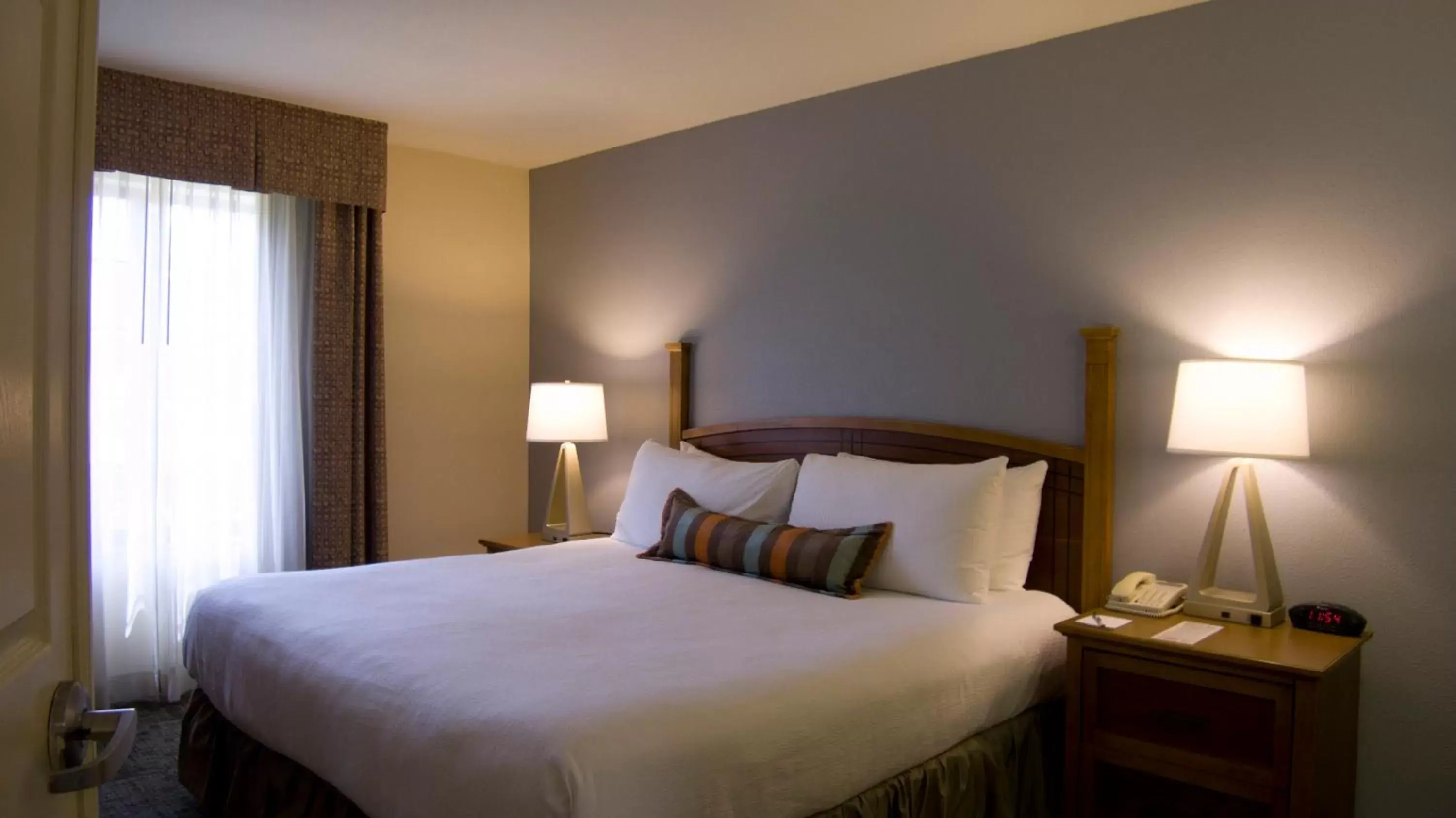 Photo of the whole room, Bed in Staybridge Suites Houston West - Energy Corridor, an IHG Hotel