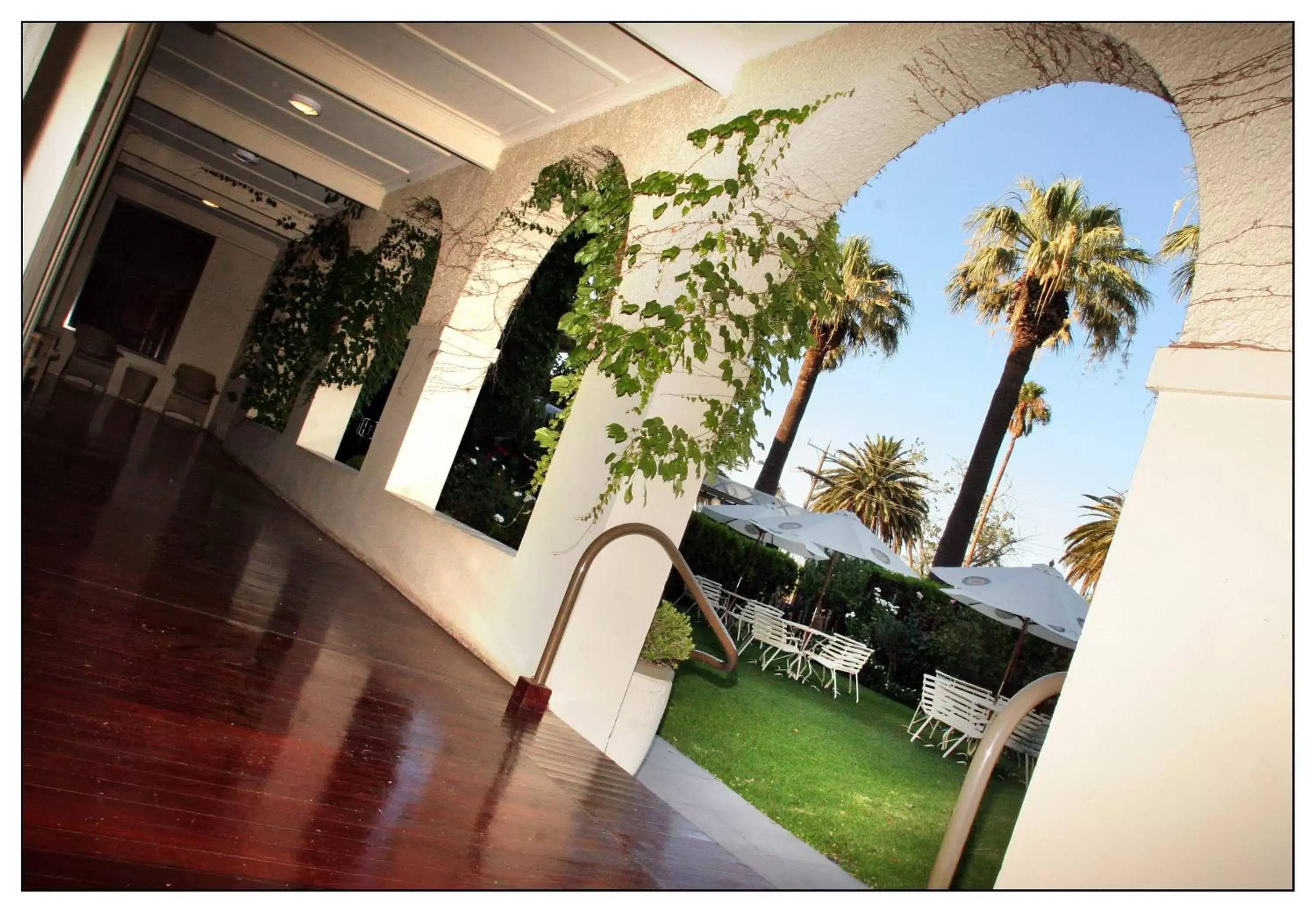 Garden view, Swimming Pool in Quality Hotel Mildura Grand