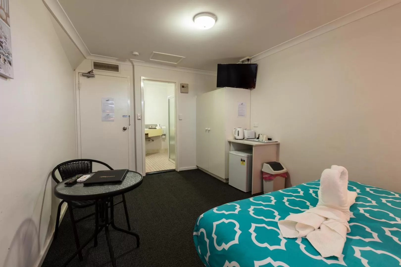 Queen Room in Sails Motel Geraldton