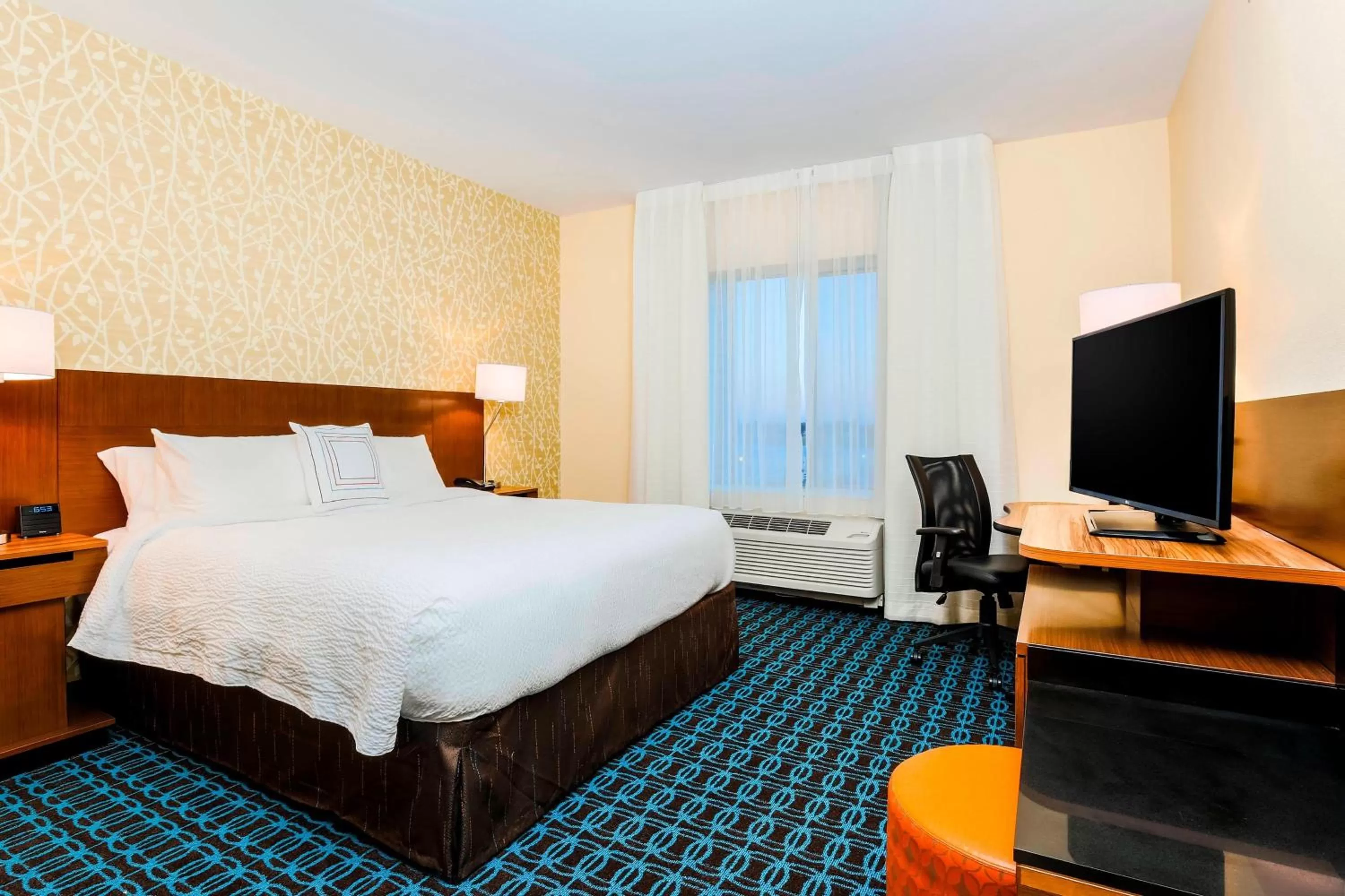 Photo of the whole room, Bed in Fairfield Inn & Suites by Marriott Pecos