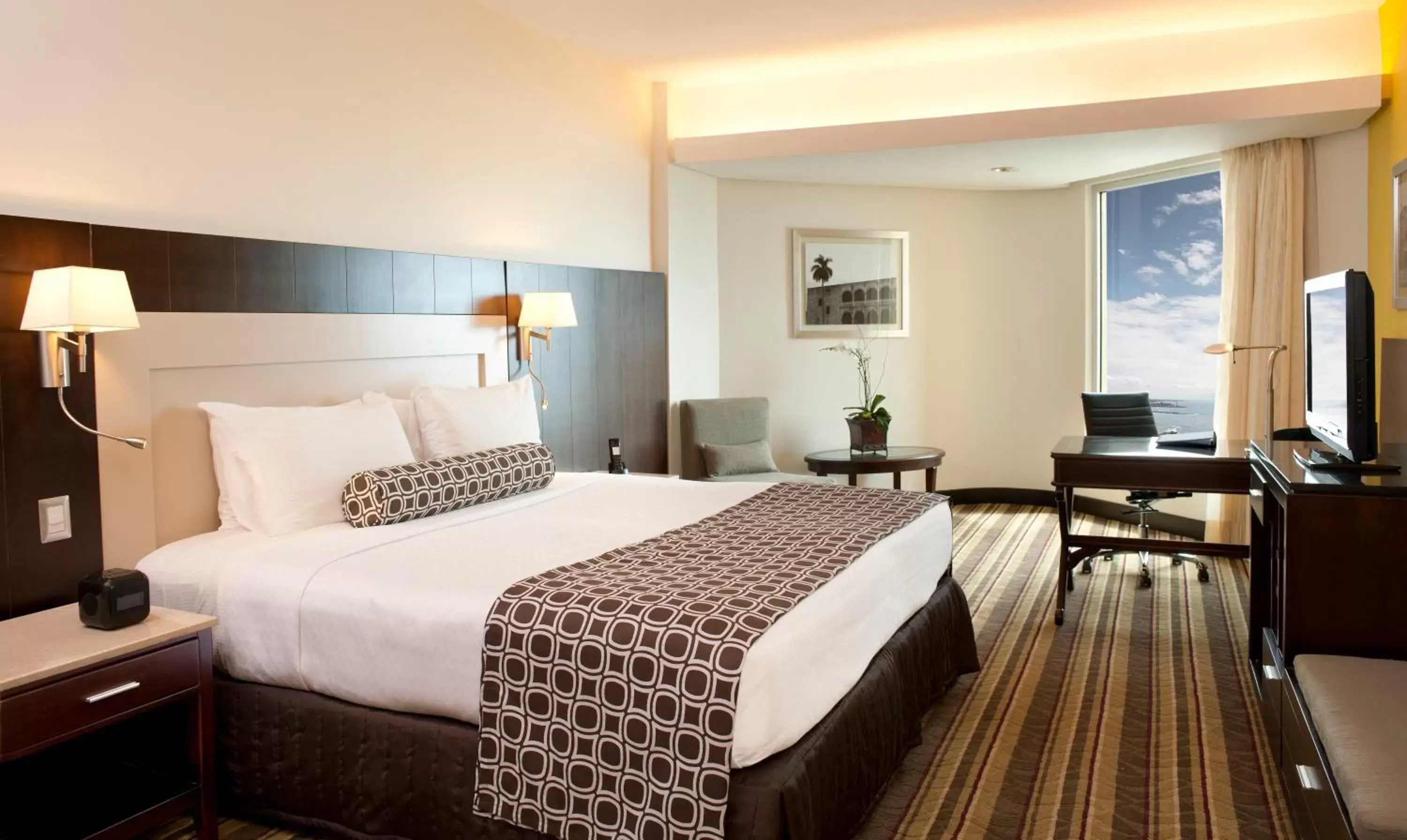 Photo of the whole room, Bed in Crowne Plaza Santo Domingo by IHG Photo of the whole room, Bed in Crowne Plaza Santo Domingo by IHG