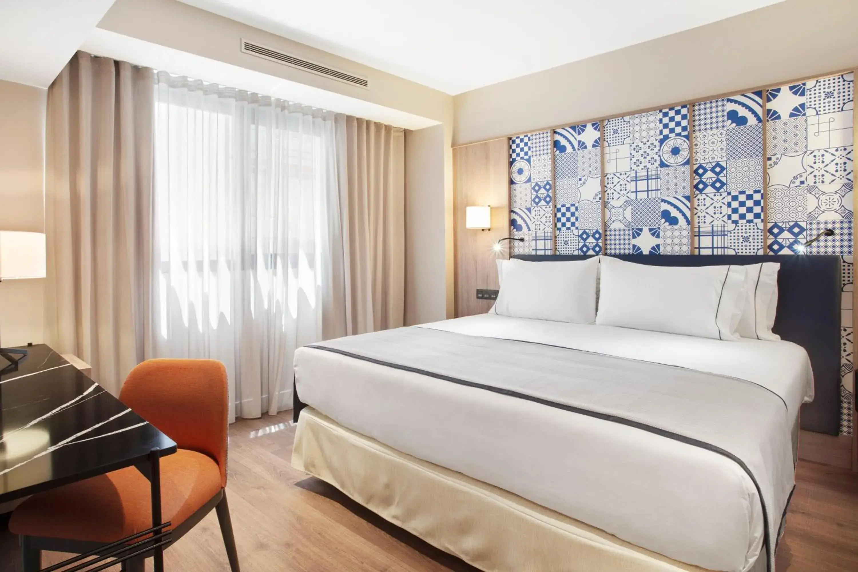 Photo of the whole room, Bed in Eurostars Guadalquivir