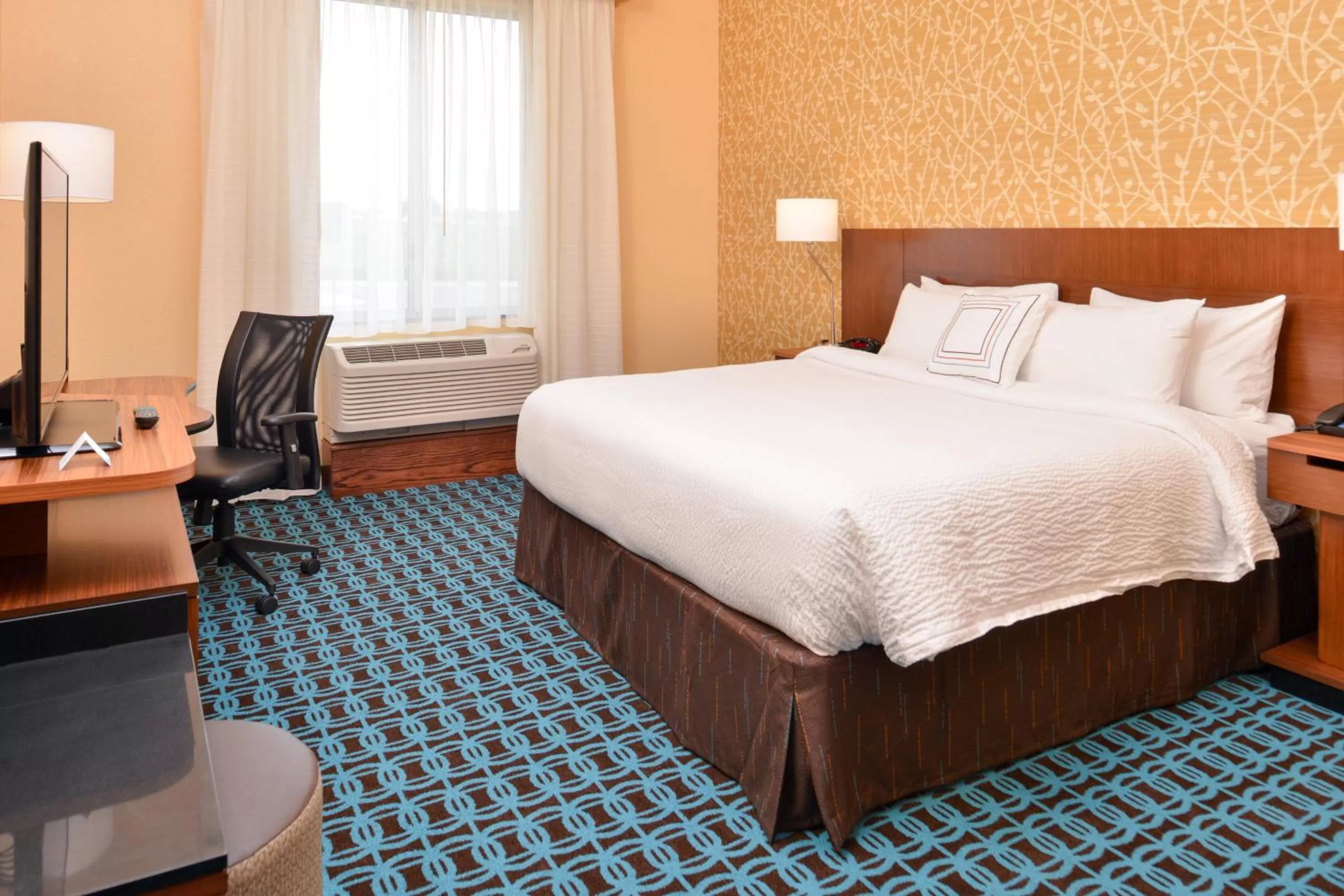 Standard King Room in Fairfield Inn & Suites by Marriott Warrensburg