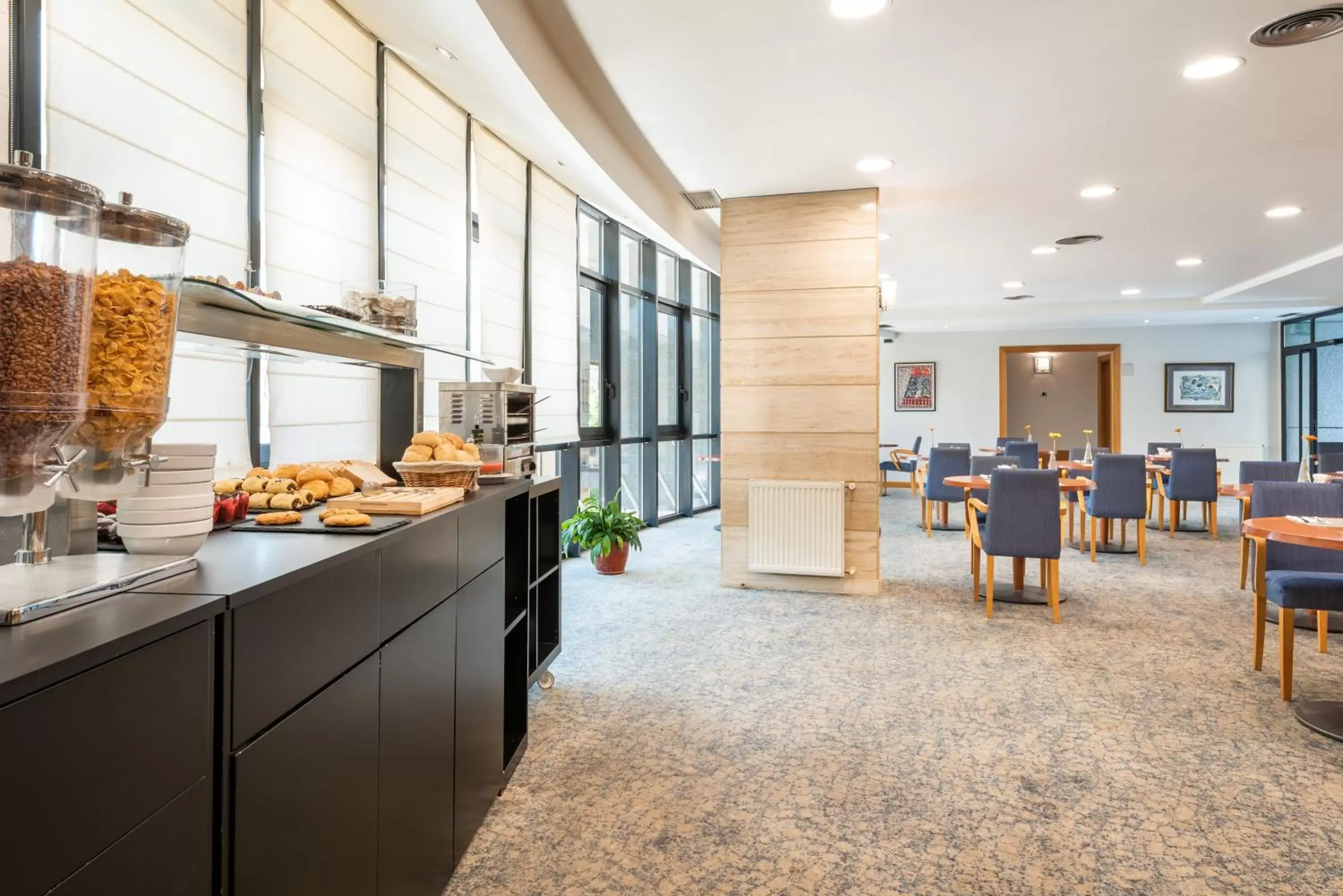 Lounge or bar in Exe Area Central Lounge or bar in Exe Area Central