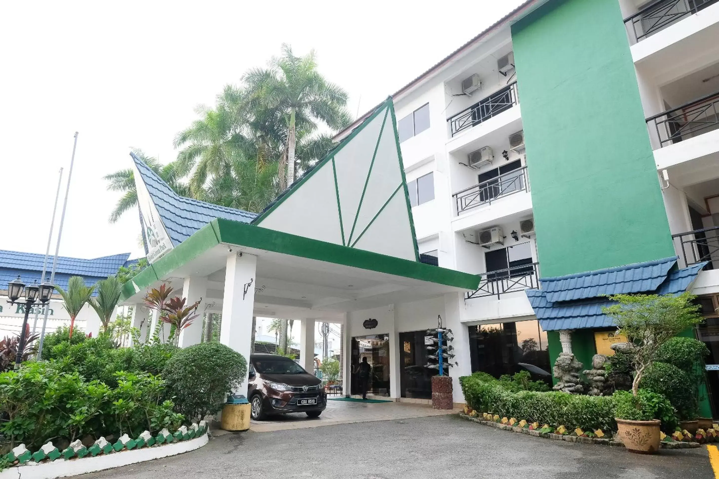 Facade/Entrance in Super OYO 1236 Hotel Green Park