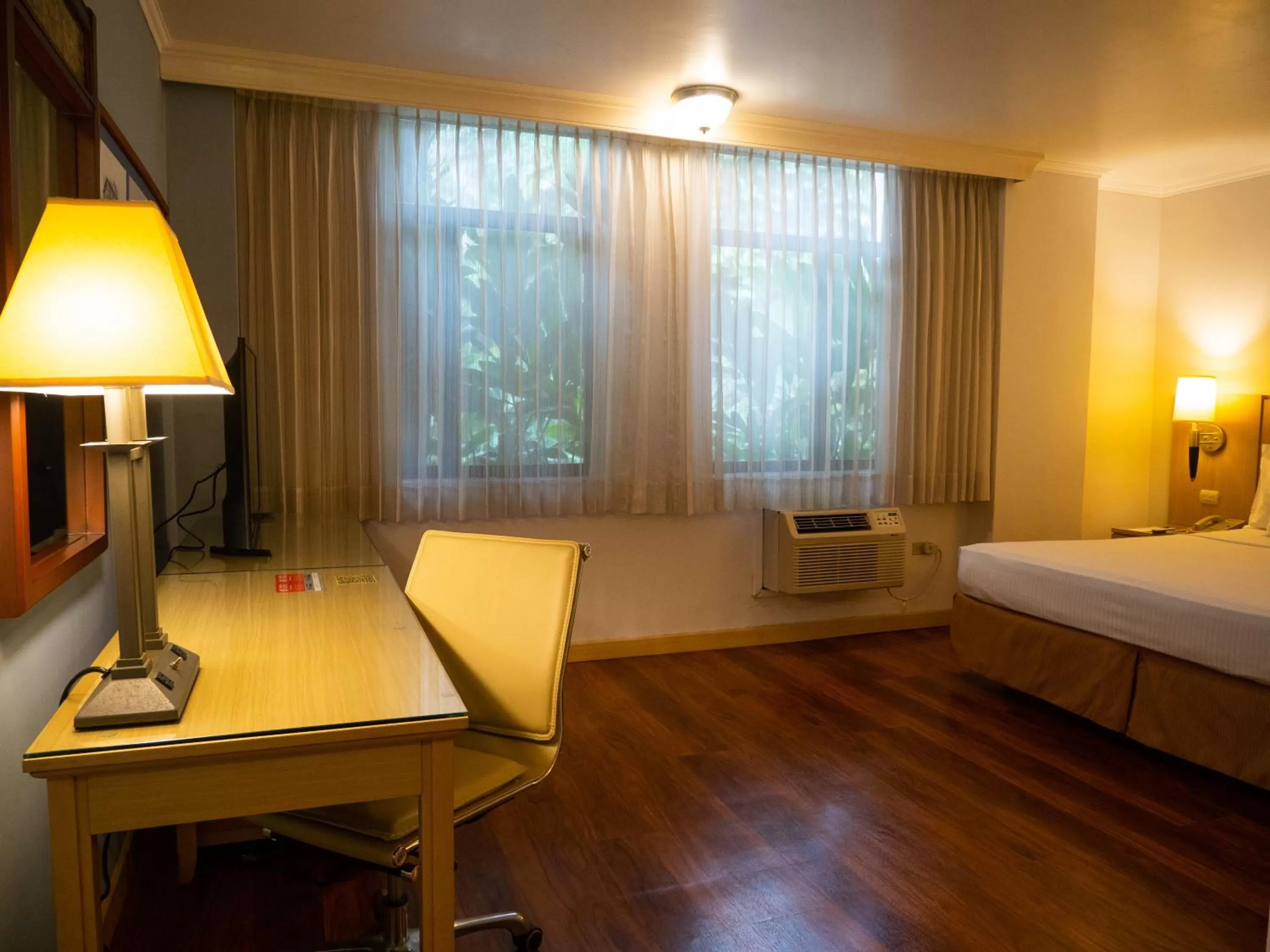 Bedroom, Bed in Grand Hotel Guayaquil, an Ascend Collection Hotel