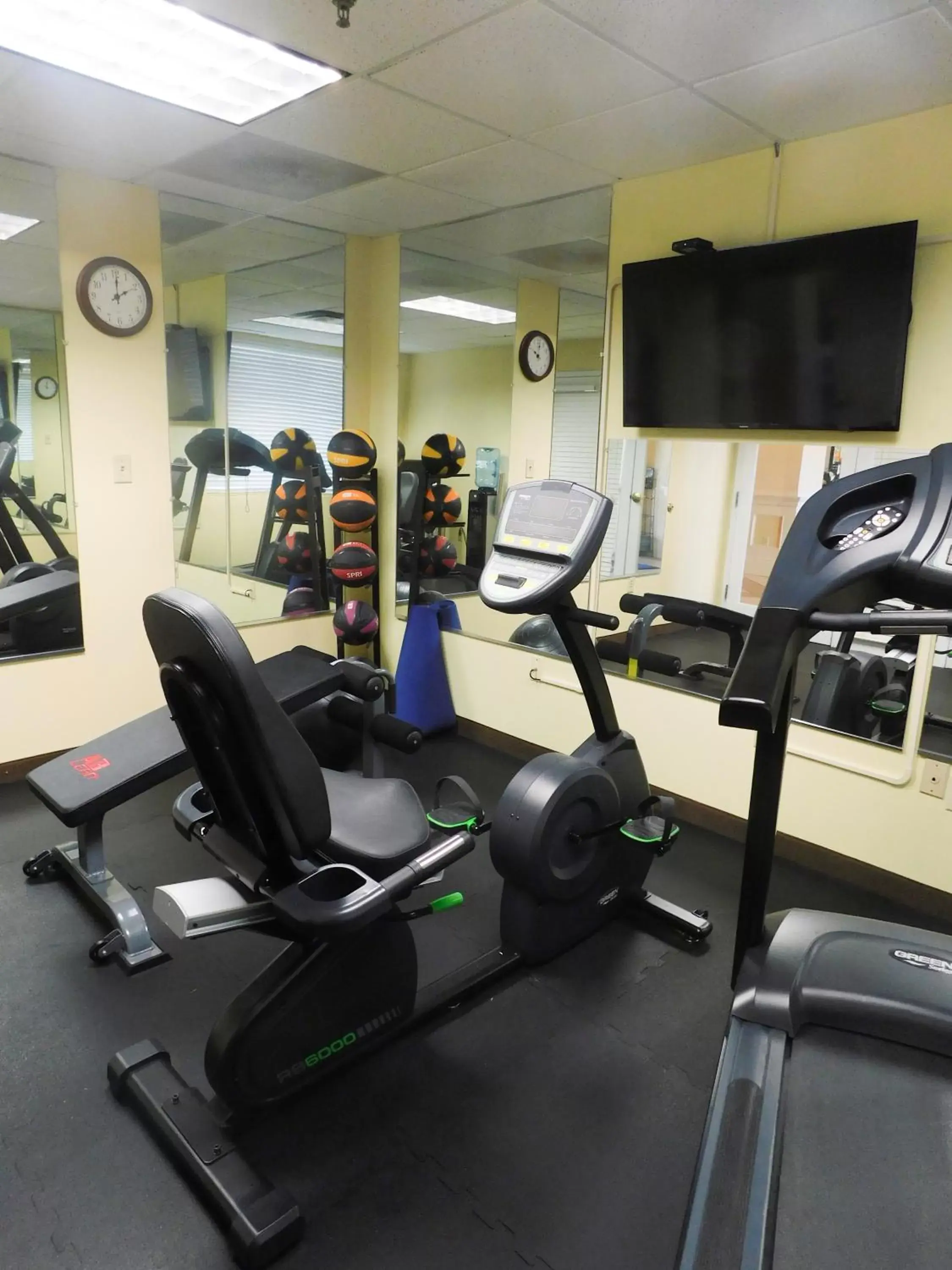 Fitness centre/facilities, Fitness Center/Facilities in Days Inn & Suites by Wyndham Pocahontas
