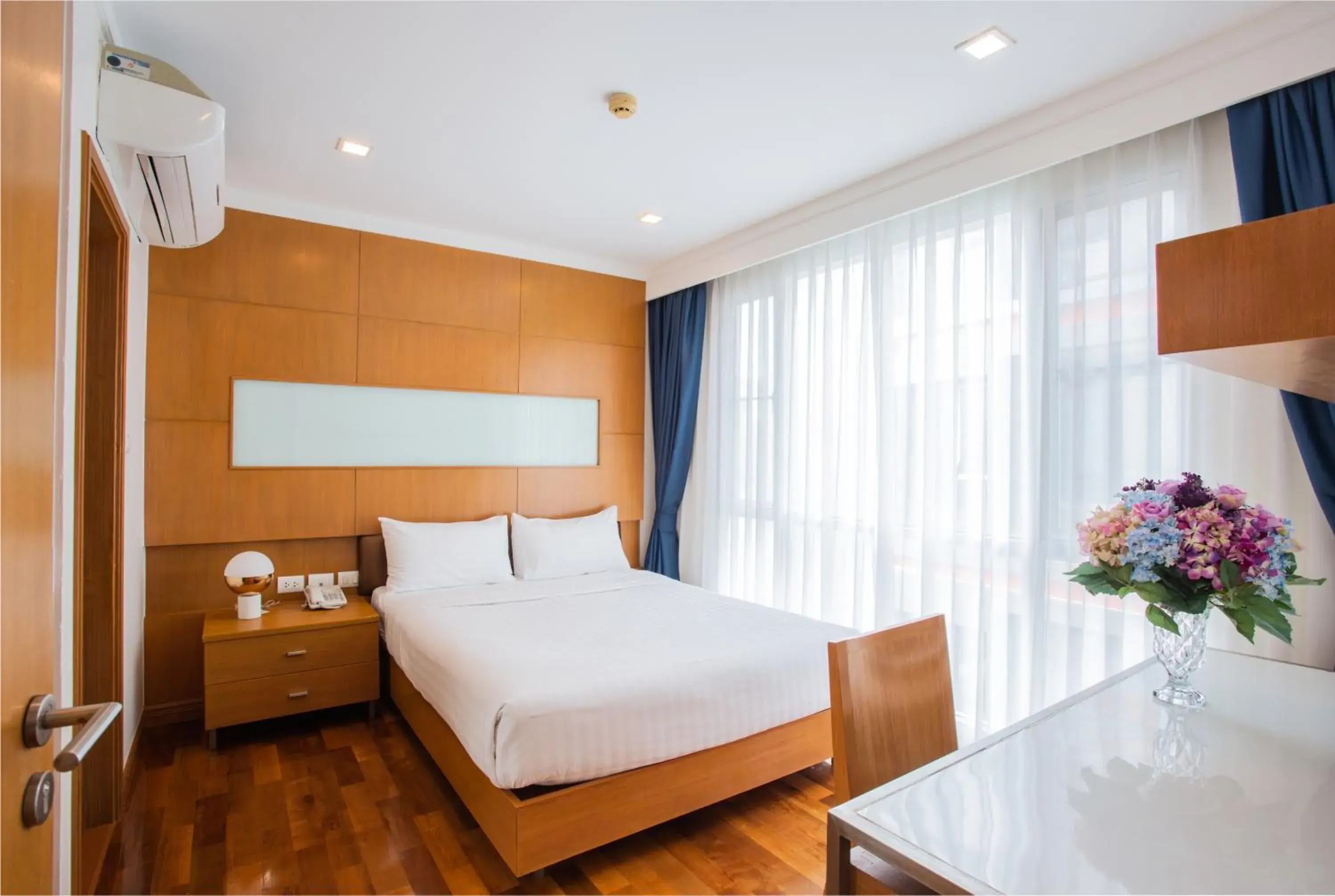 Bedroom, Bed in D Varee Residence Montara Thonglor 25