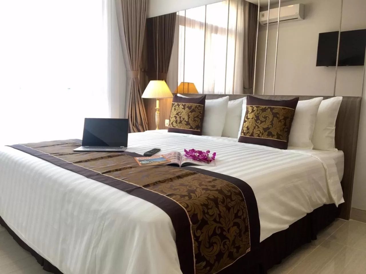 Bed in Aurora Western Village