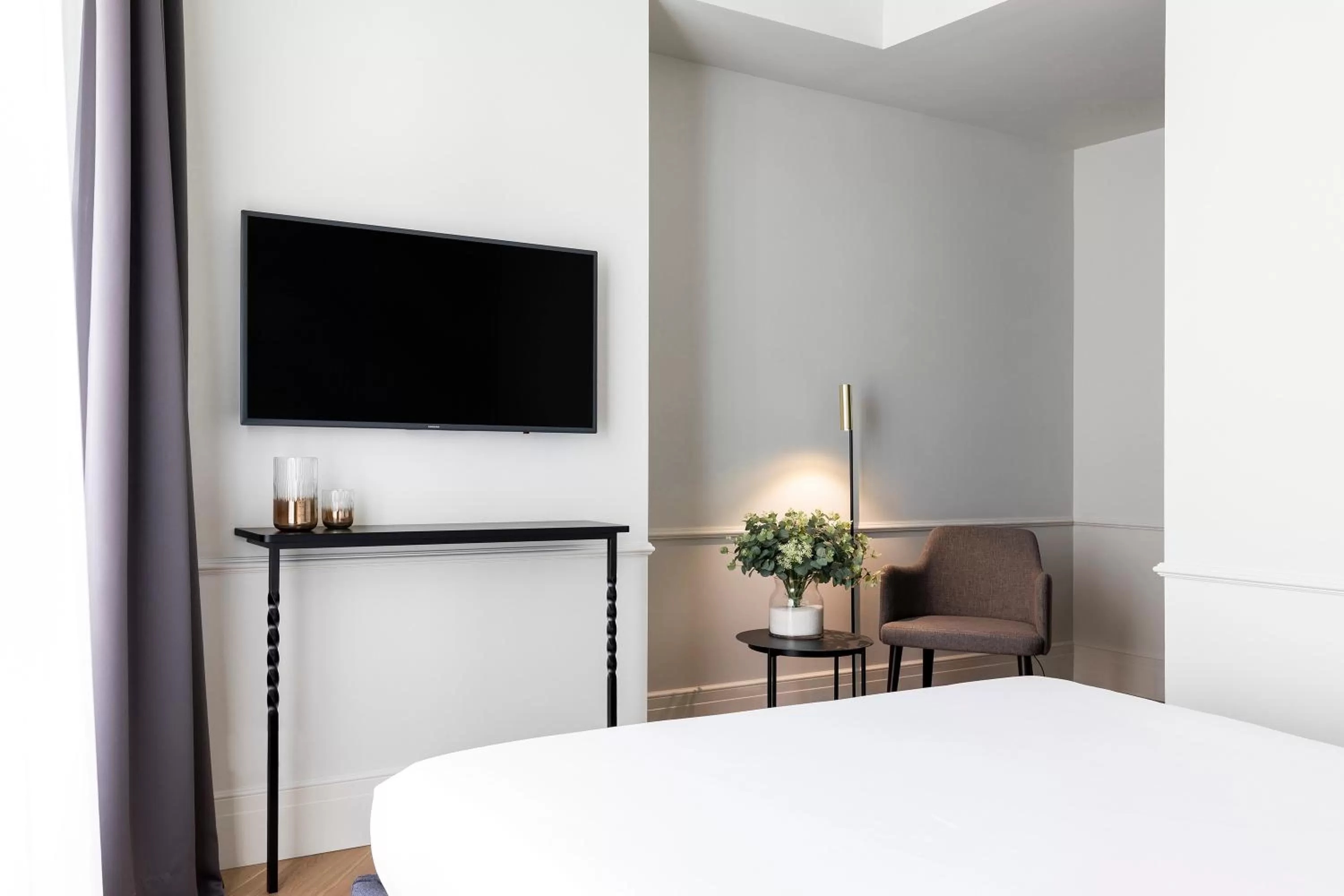 TV and multimedia, Bed in Maldà Singular Hotel