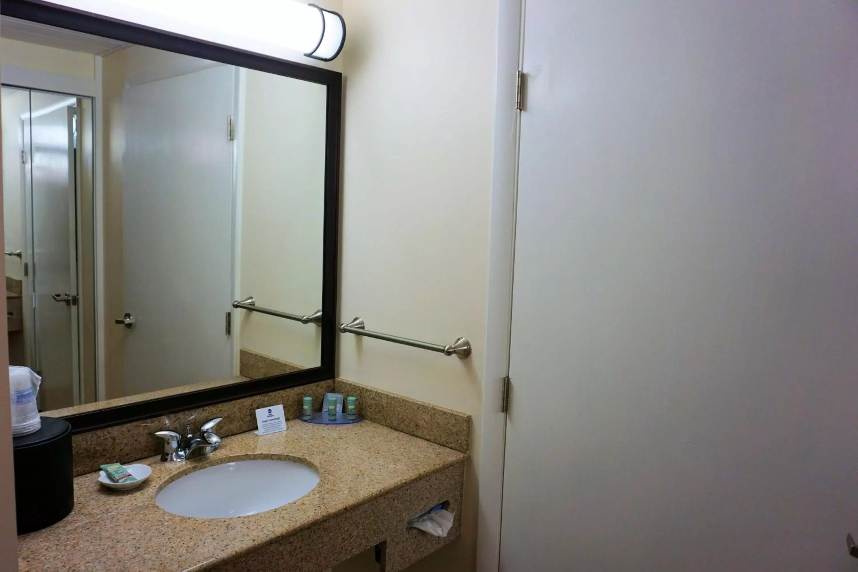 Bathroom in Best Western Chincoteague Island