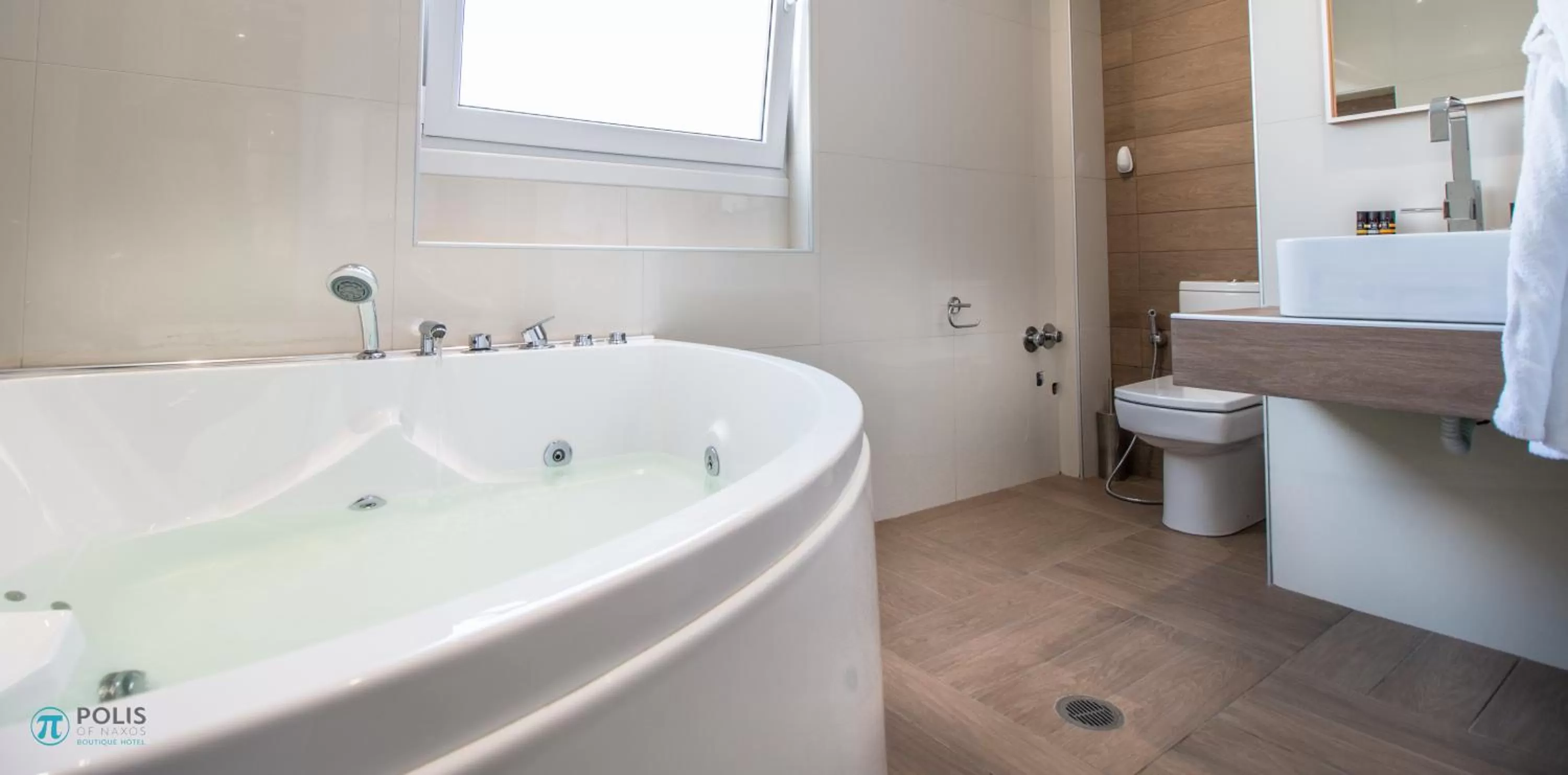 Bathroom in Polis of Naxos