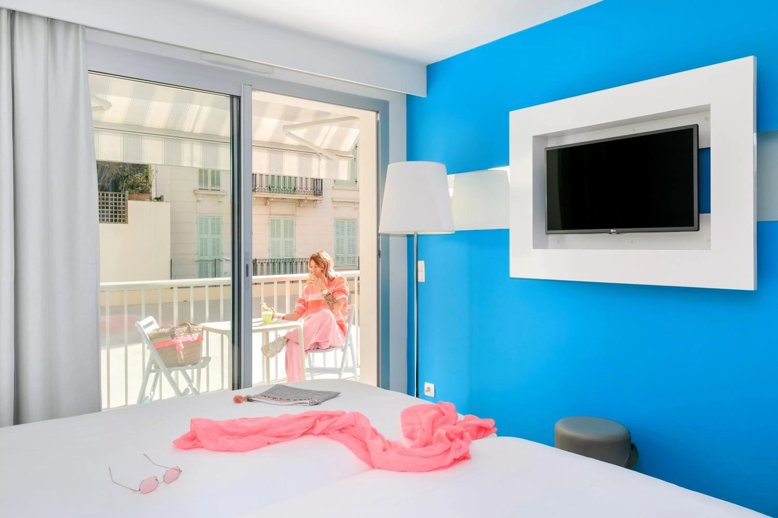 TV and multimedia, Bed in Ibis Styles Menton Centre