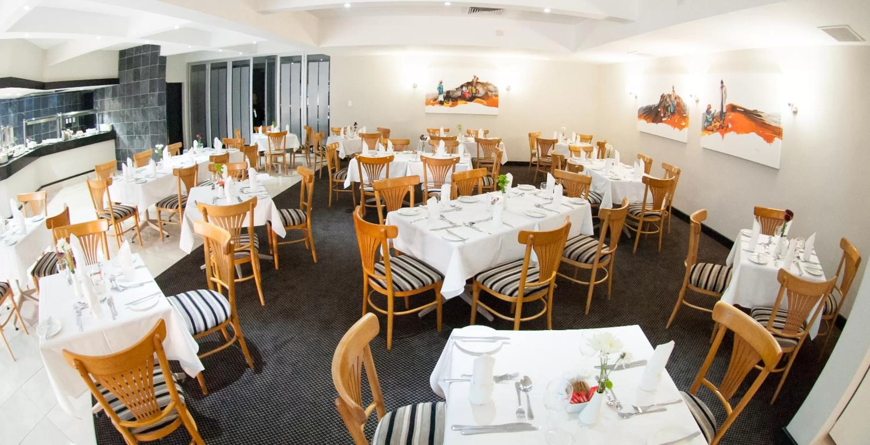 Restaurant/places to eat in African Sky Newcastle Inn