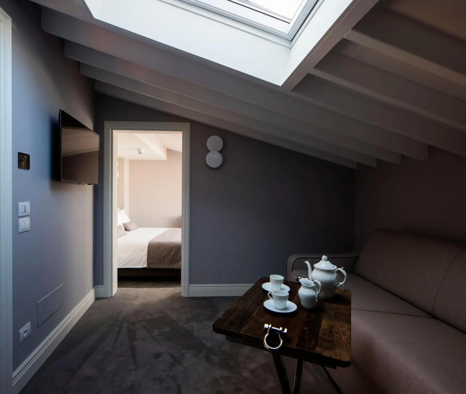 Photo of the whole room, Bed in The Frame Hotel