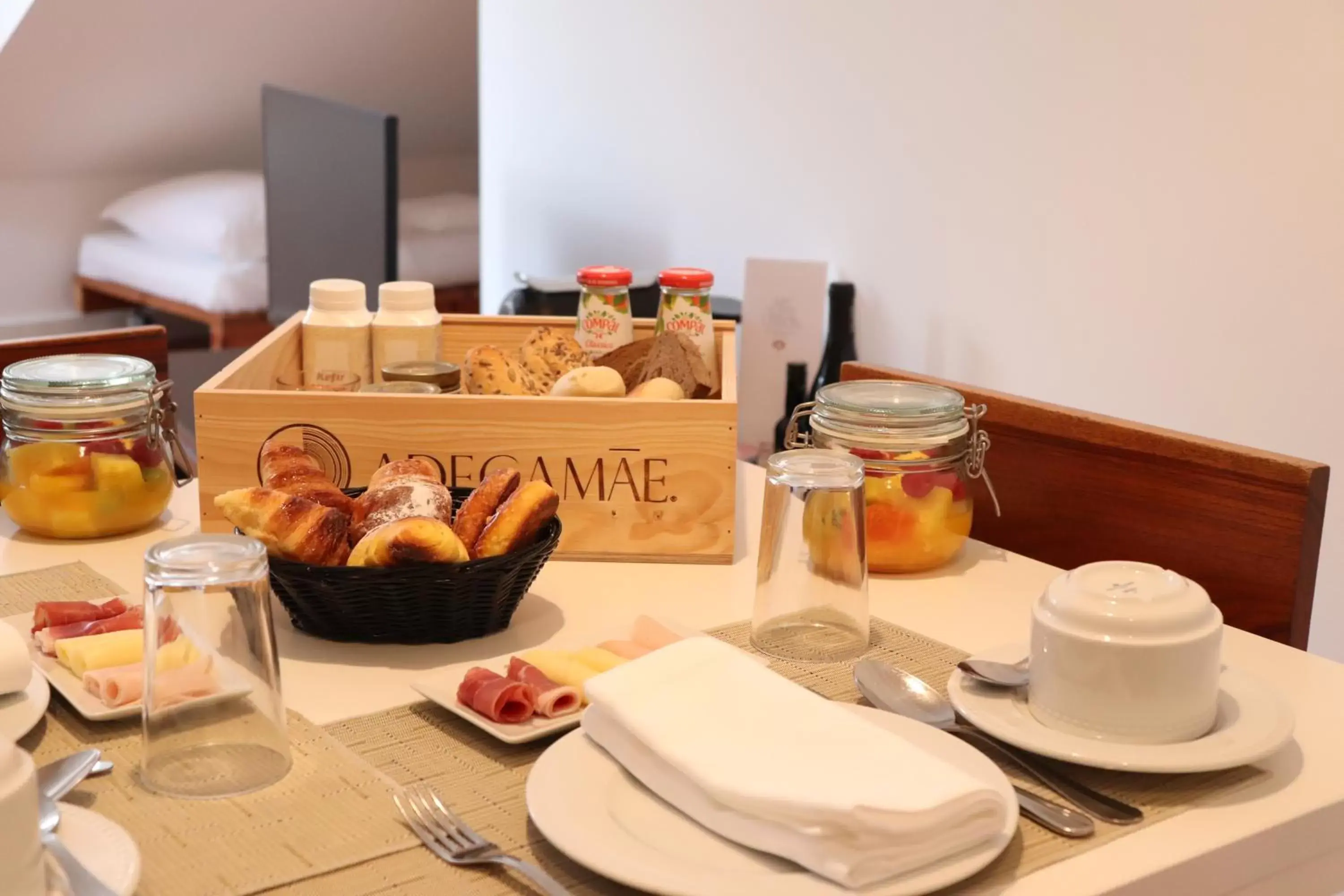 Dining area, Breakfast in My Suite Lisbon Guest House – Principe Real