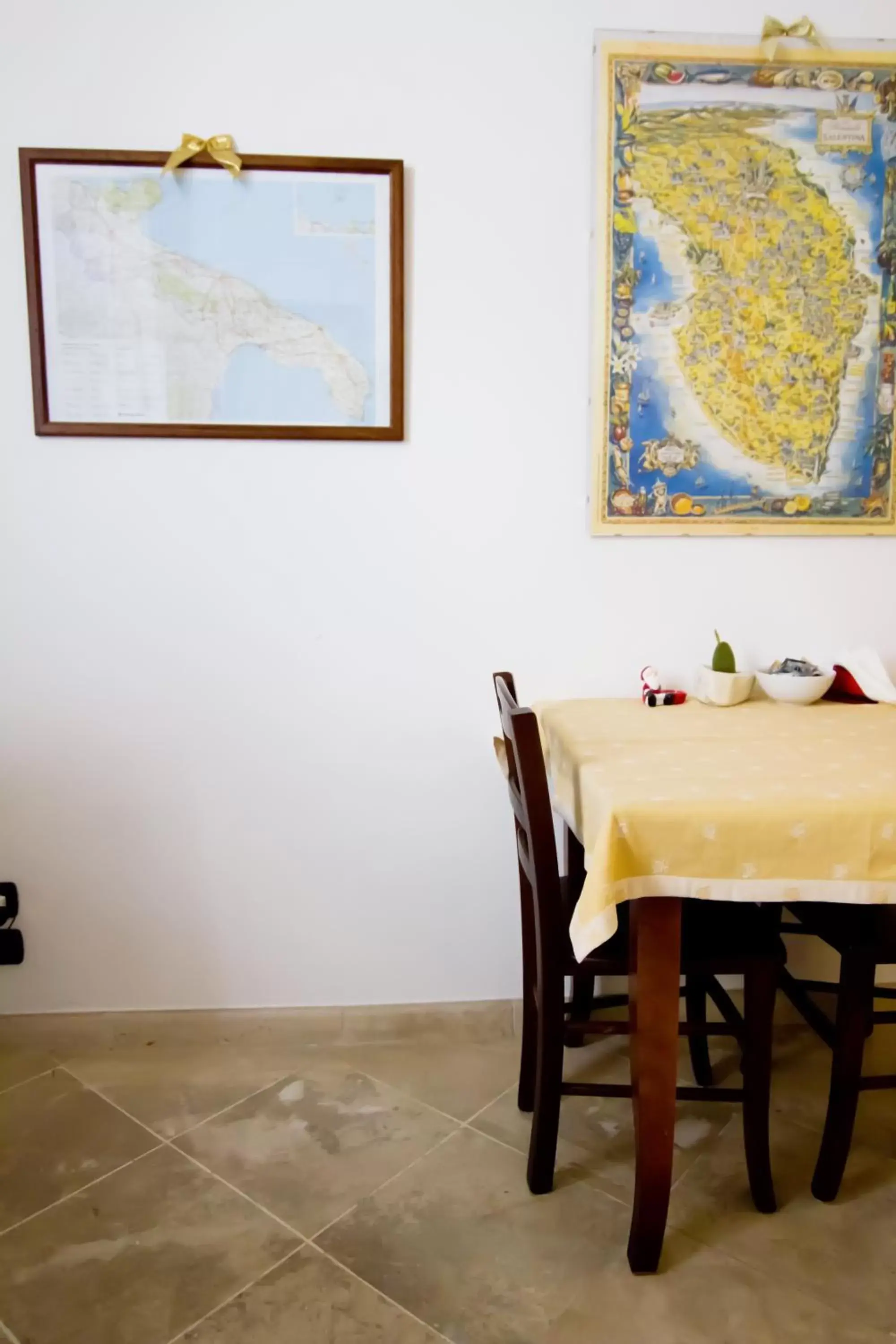 Coffee/tea facilities, Dining Area in La Bella Lecce B&B