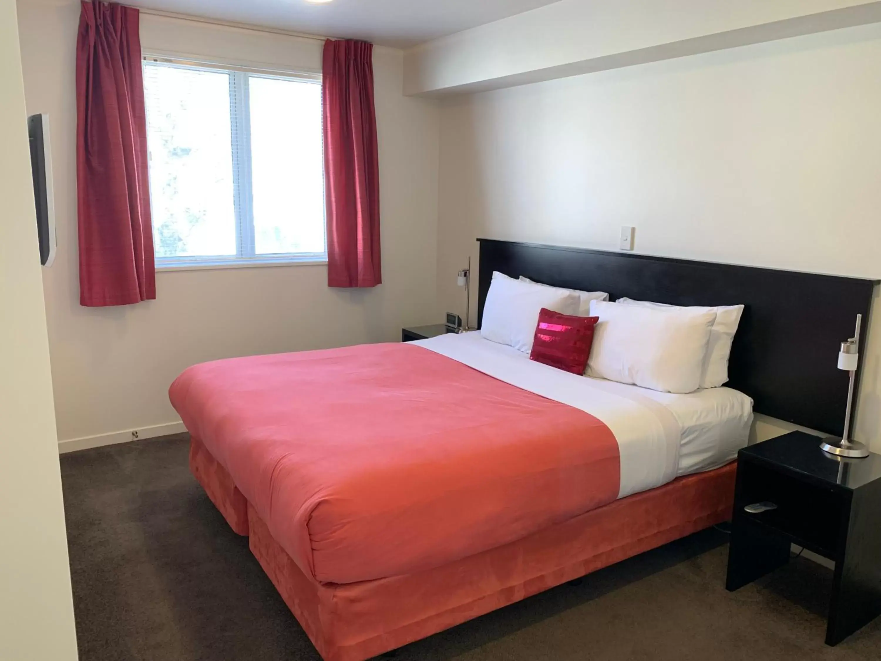 Bedroom, Bed in Salerno Motel Apartments