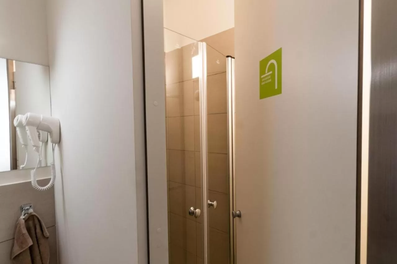 Bathroom in CUBE central rooms for 2