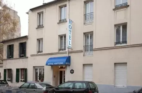 Facade/entrance, Property Building in Hôtel Neptune Place d'Italie