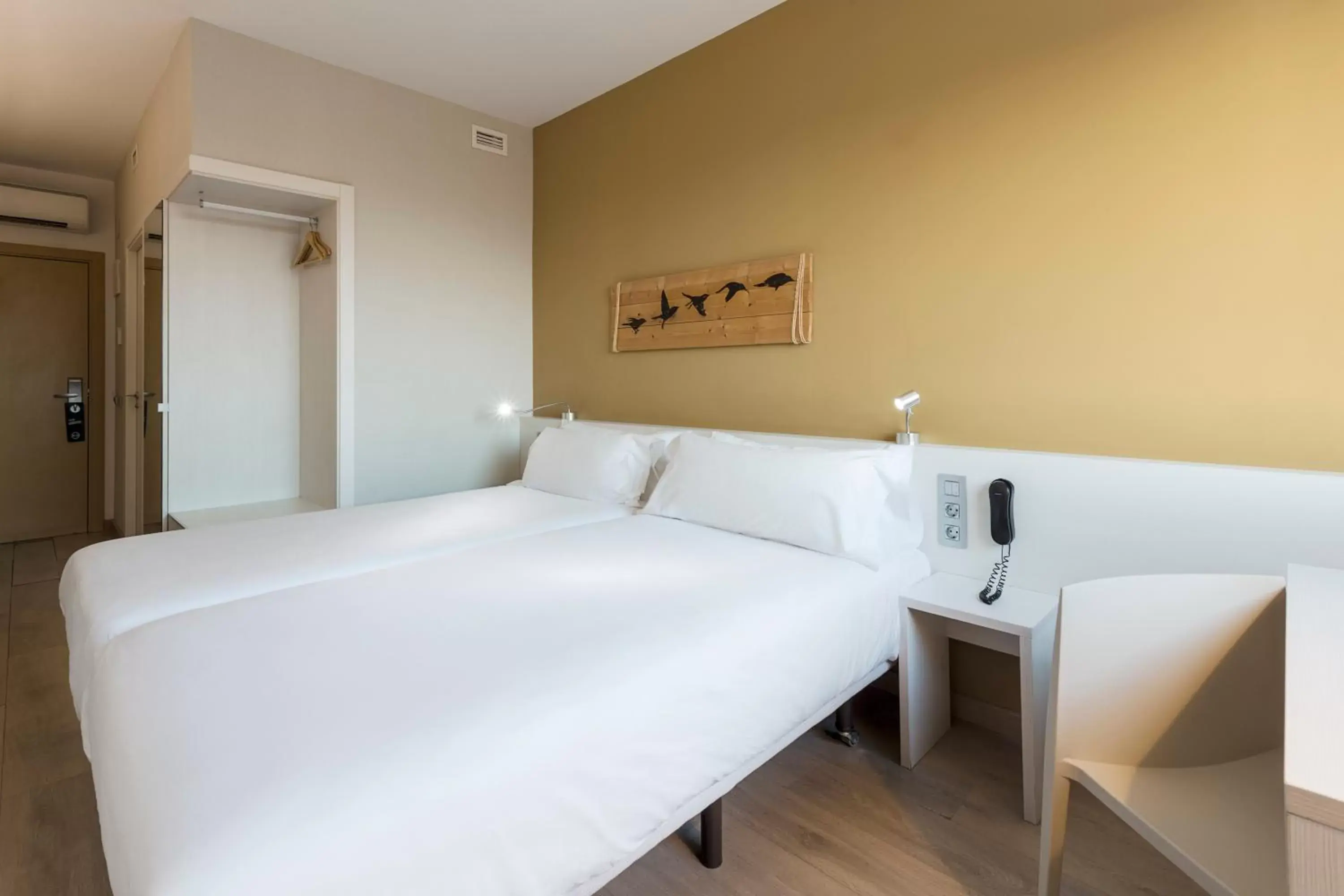 Bed in B&B HOTEL Barcelona Viladecans
