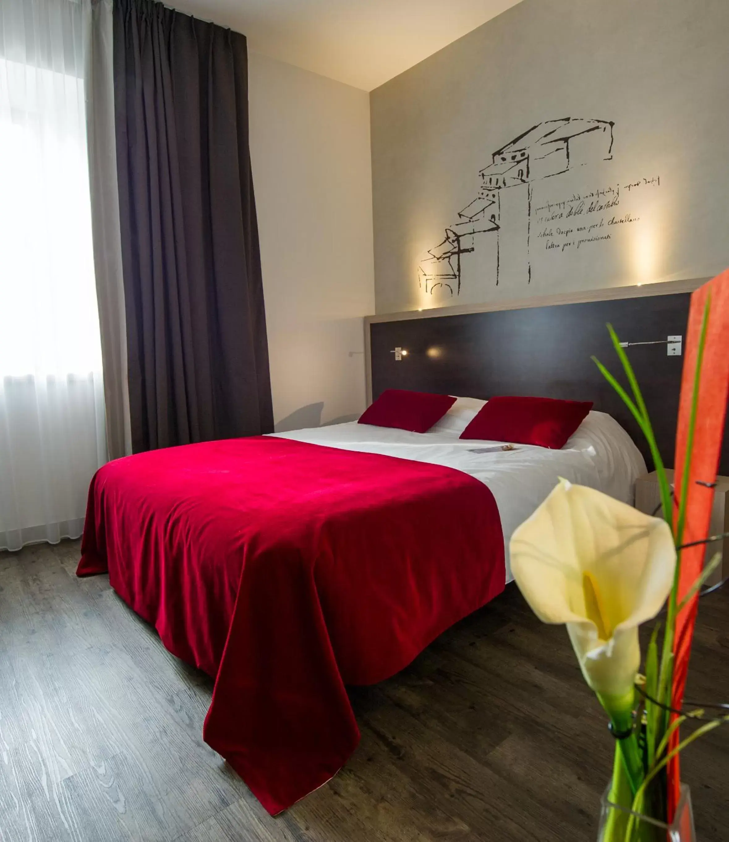 Bed in Best Western Plus Villa Saint Antoine Hotel & Spa