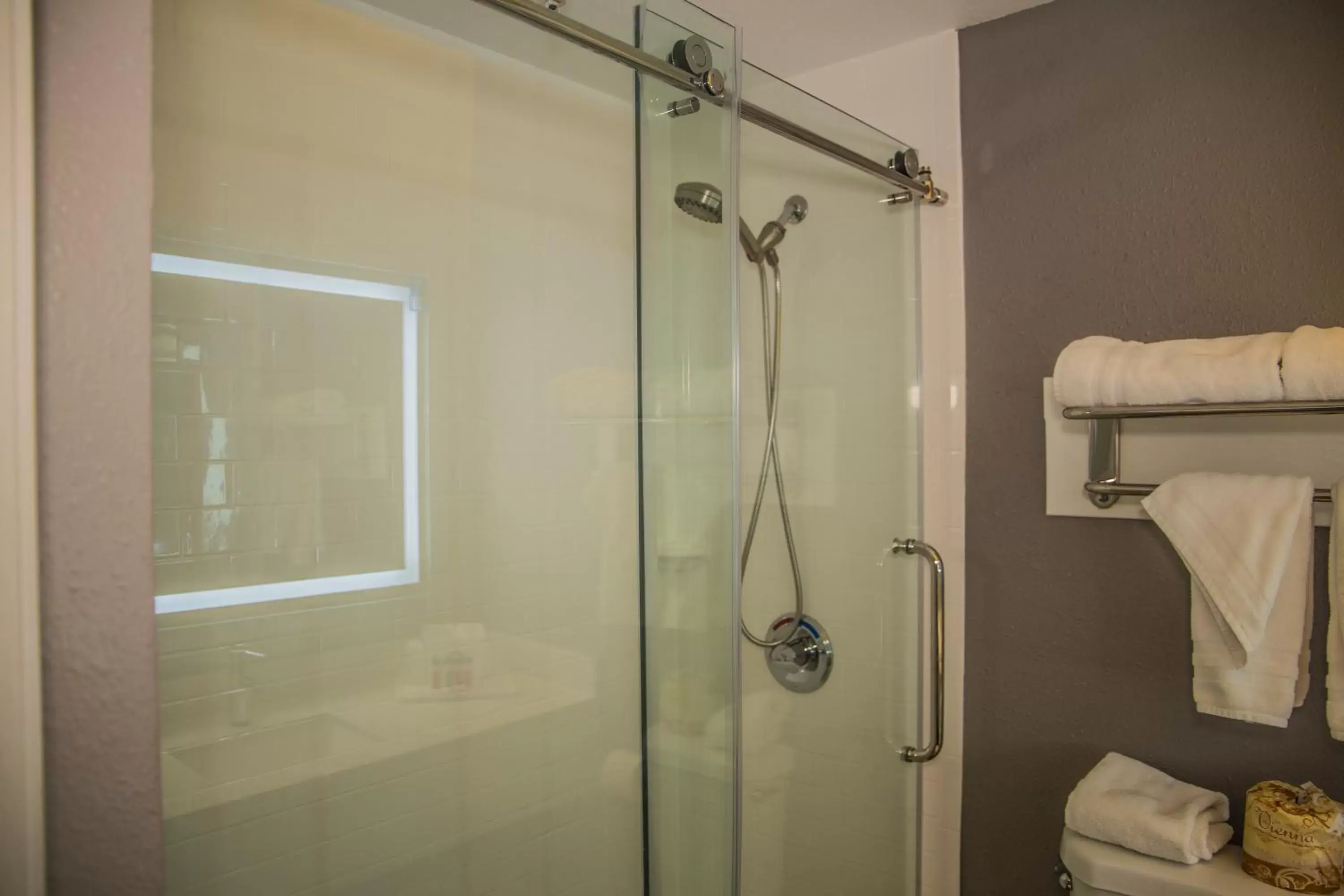 Bathroom in Days Inn by Wyndham Redwood City