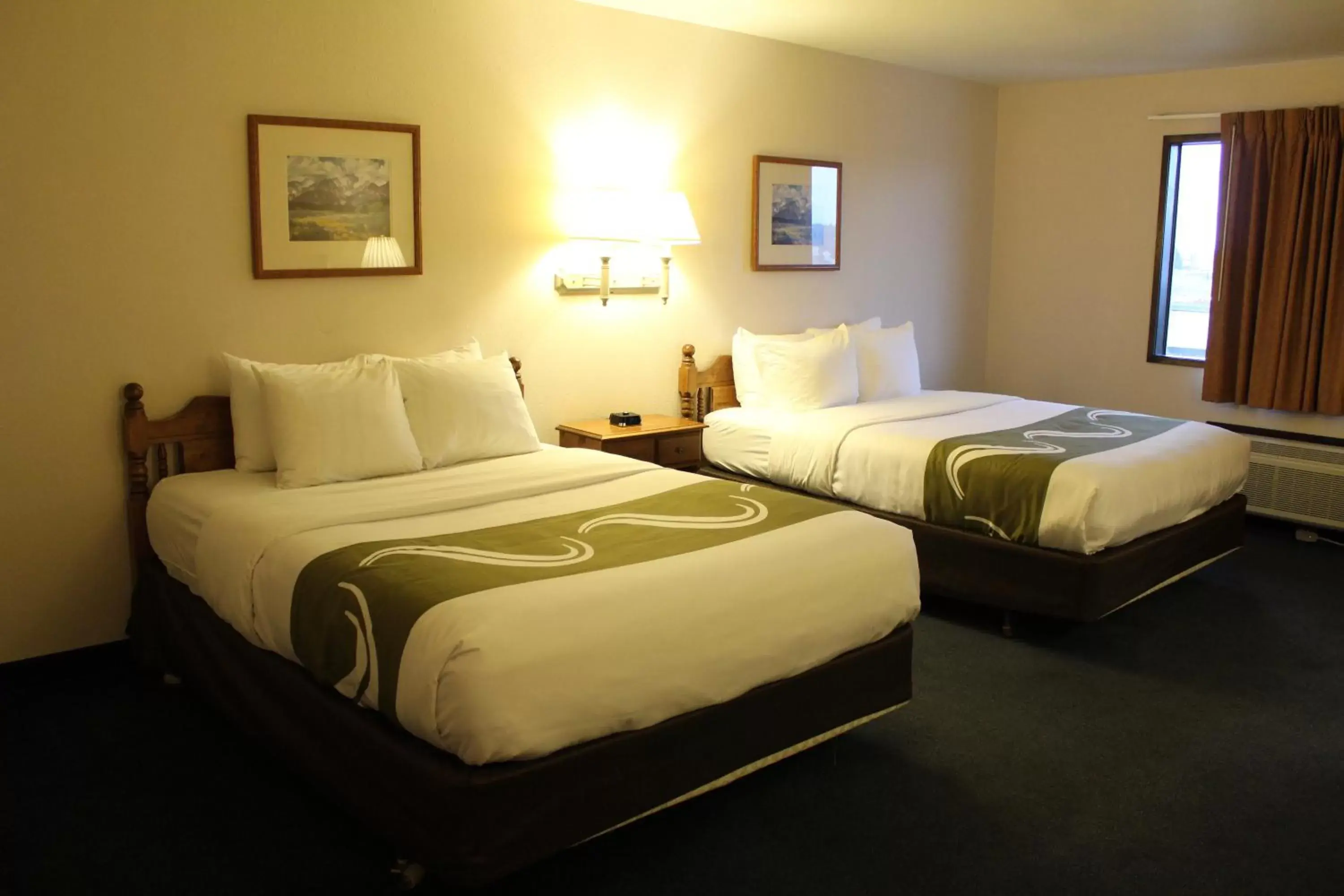 Queen Room with Two Queen Beds - Smoking in Quality Inn & Suites Goldendale