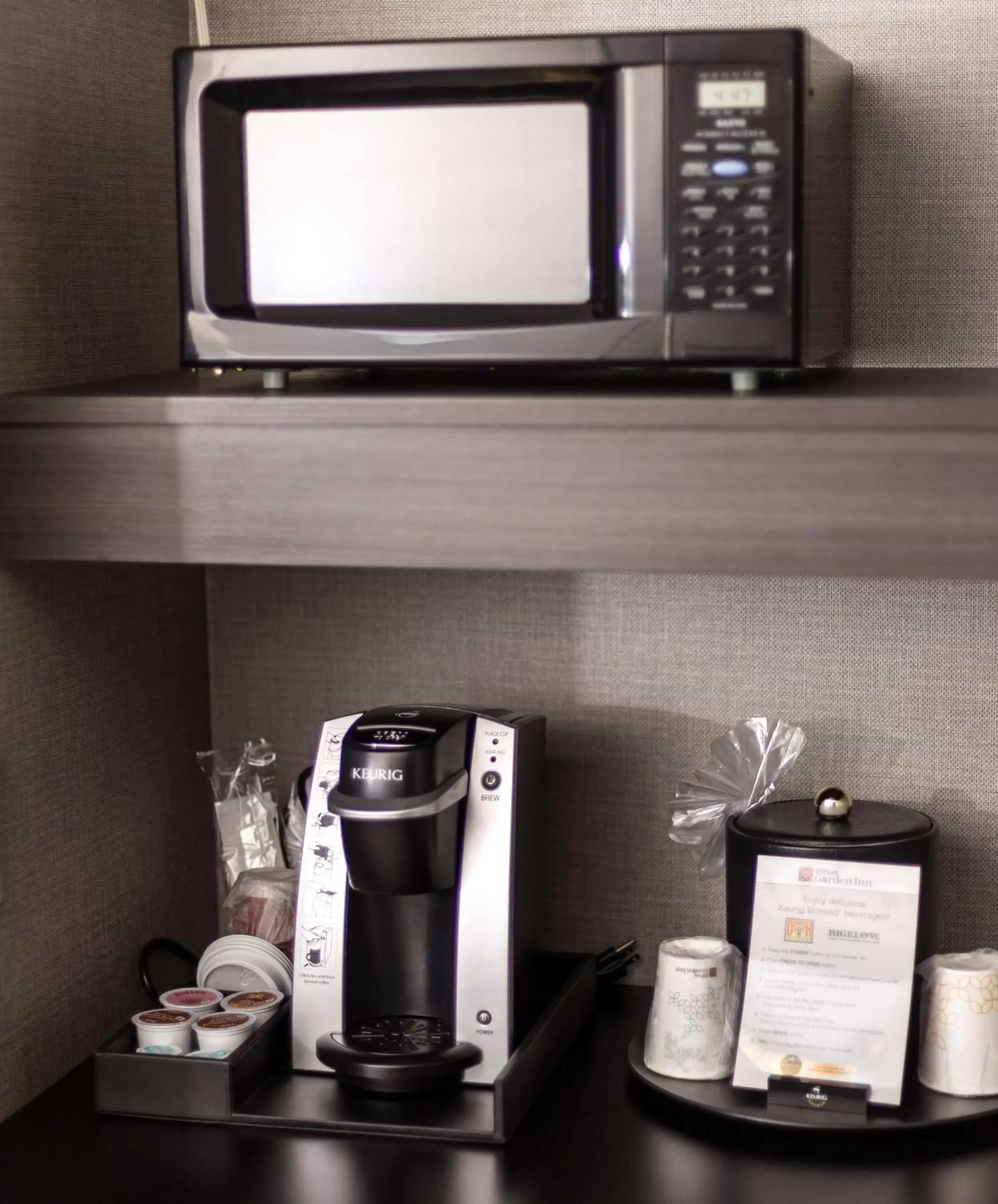 Bedroom, Coffee/Tea Facilities in Hilton Garden Inn Fairfield