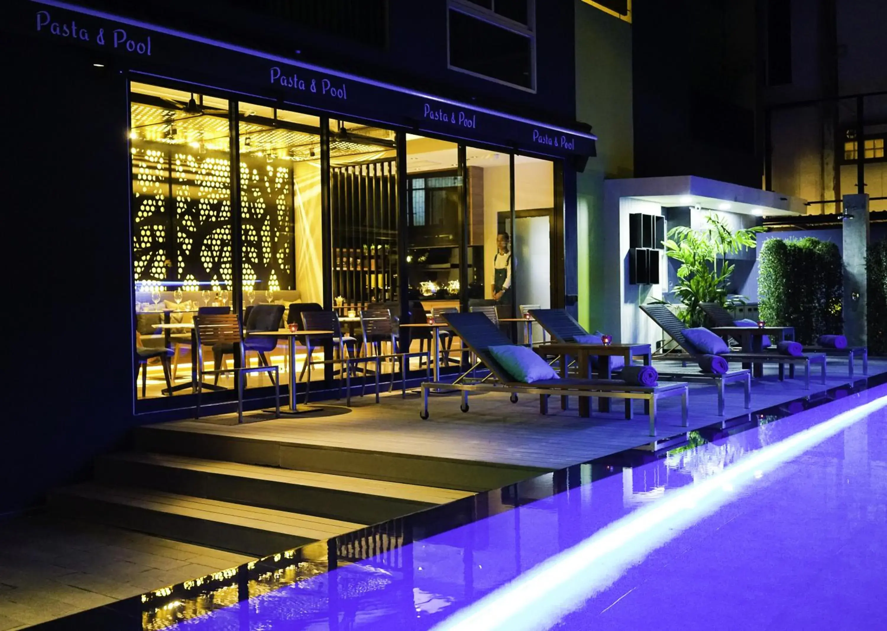 Restaurant/places to eat, Swimming Pool in LiT BANGKOK Residence - SHA Extra Plus
