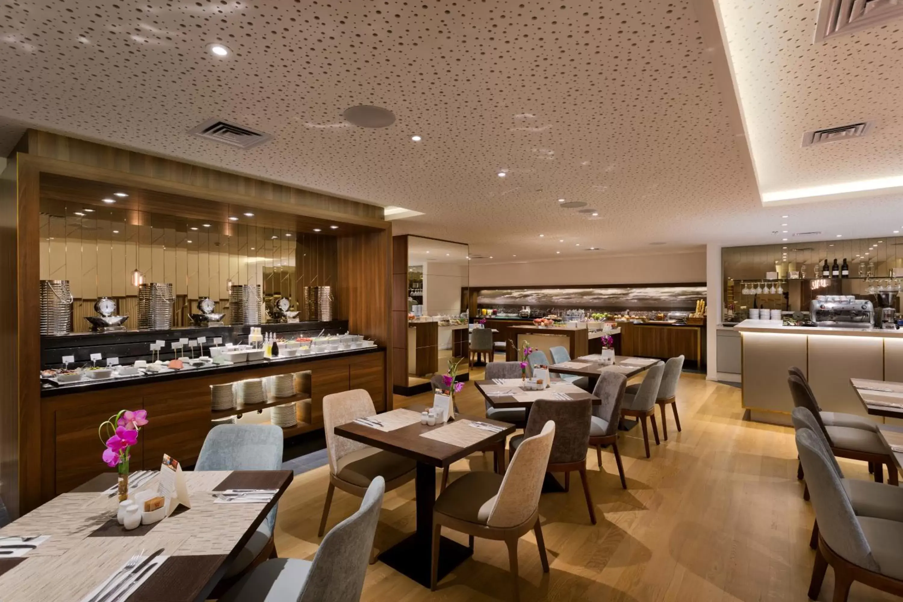 Restaurant/places to eat in Sea Tower by Isrotel Design Restaurant/places to eat in Sea Tower by Isrotel Design